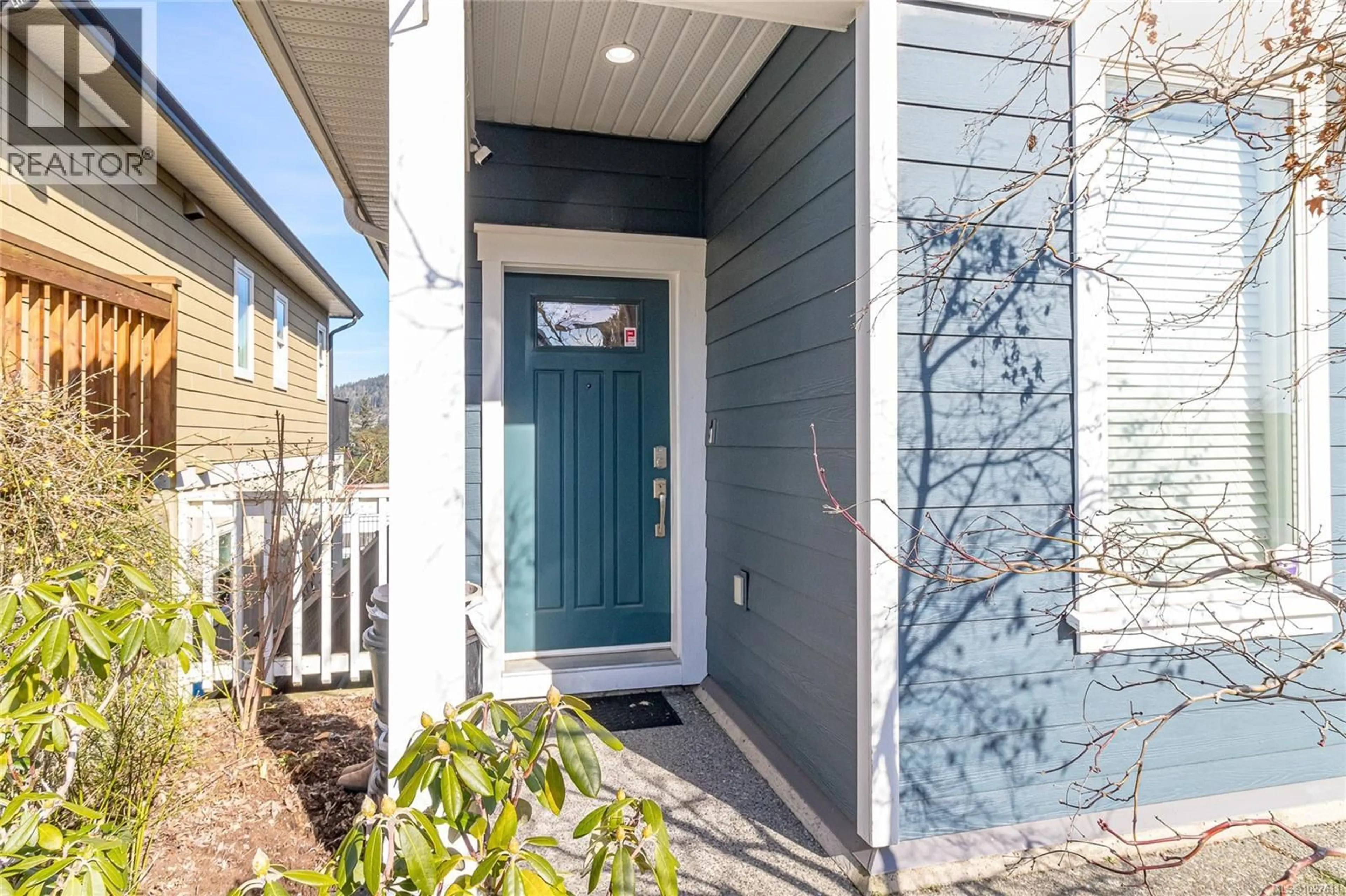 Home with vinyl exterior material, street for 1318 ARTESIAN COURT, Langford British Columbia V9B0L9