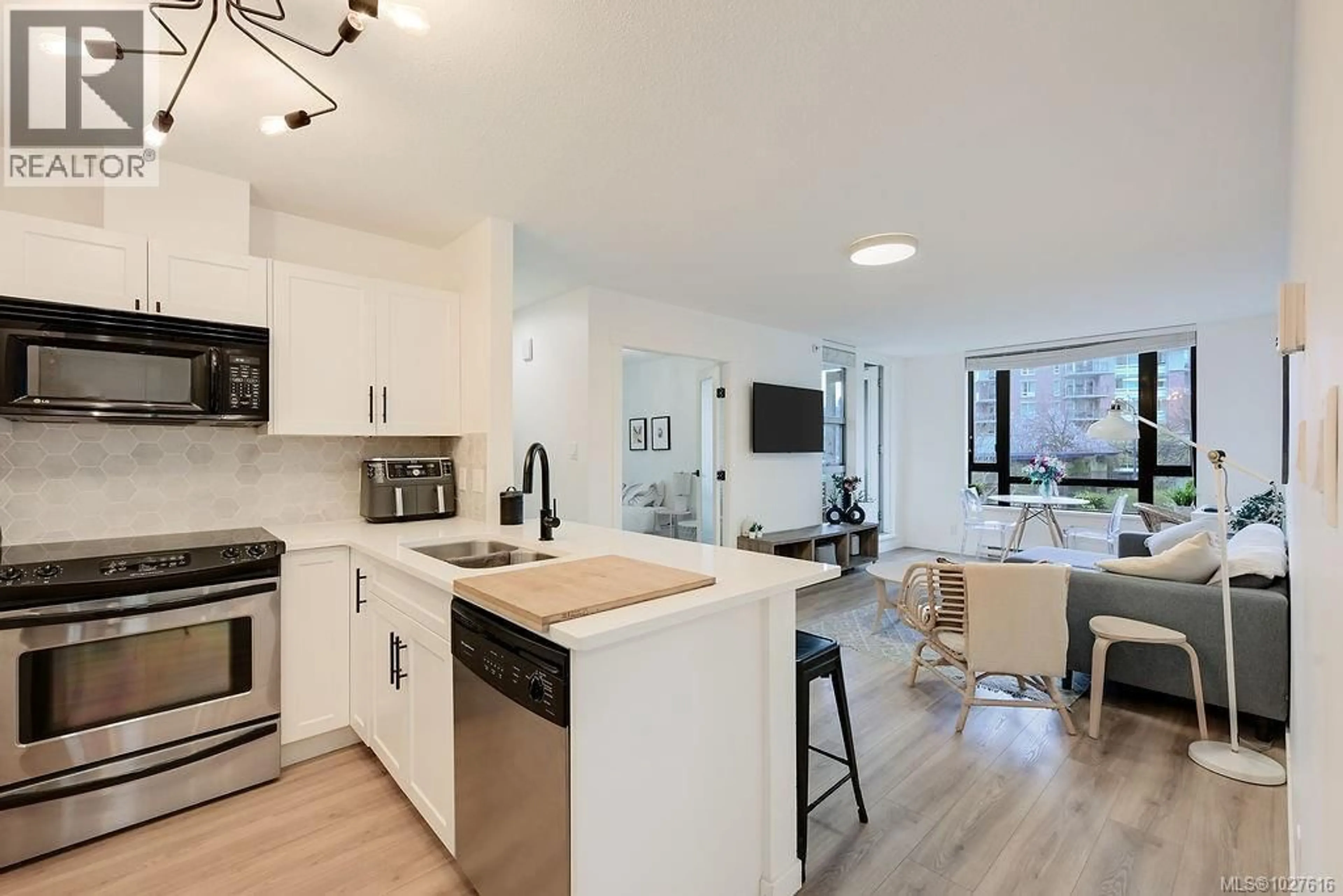 Open concept kitchen, unknown for 205 - 751 FAIRFIELD ROAD, Victoria British Columbia V8W4A4