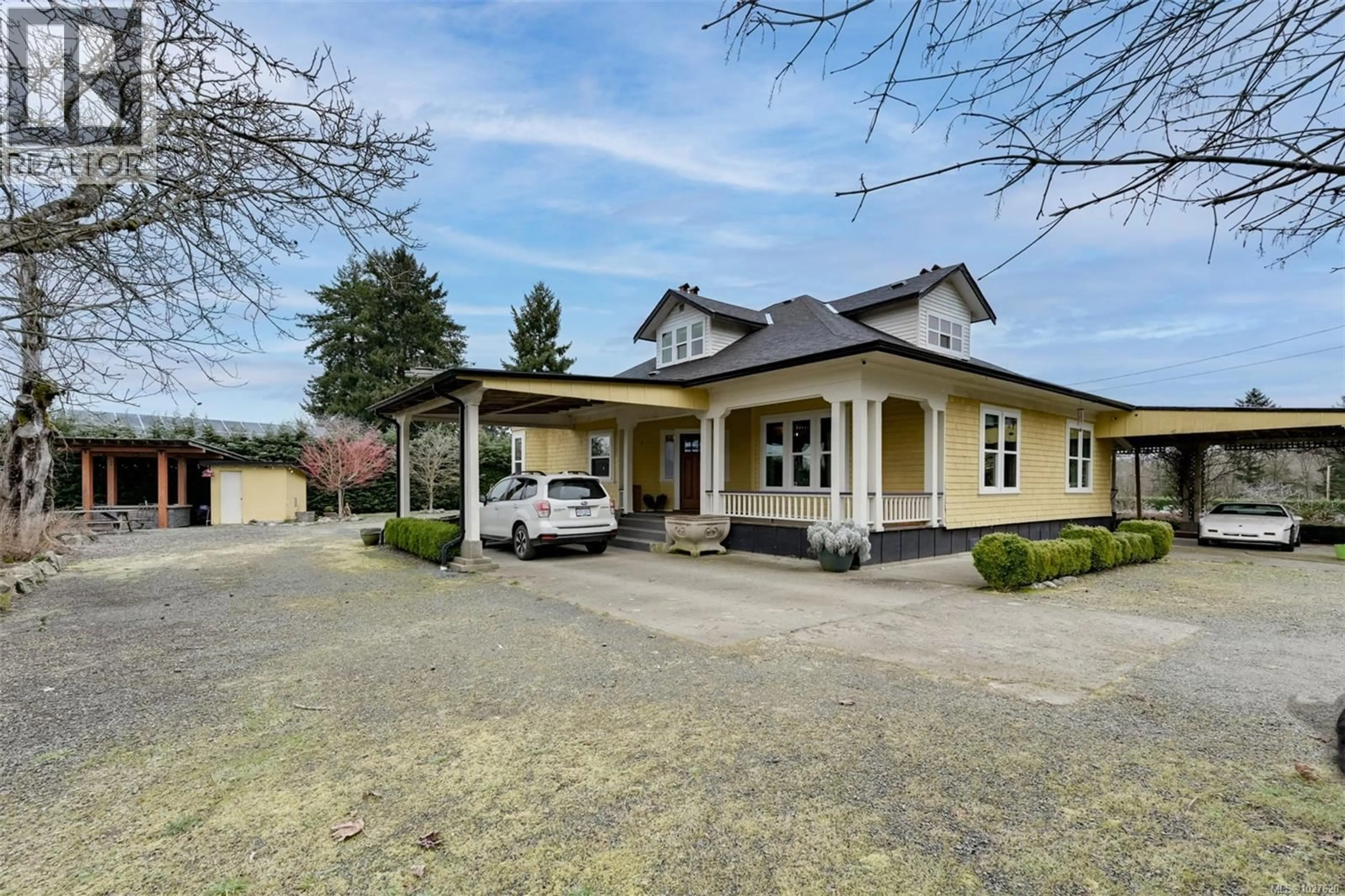 A pic from outside/outdoor area/front of a property/back of a property/a pic from drone, street for 4890 WILSON ROAD, Duncan British Columbia V9L6L5