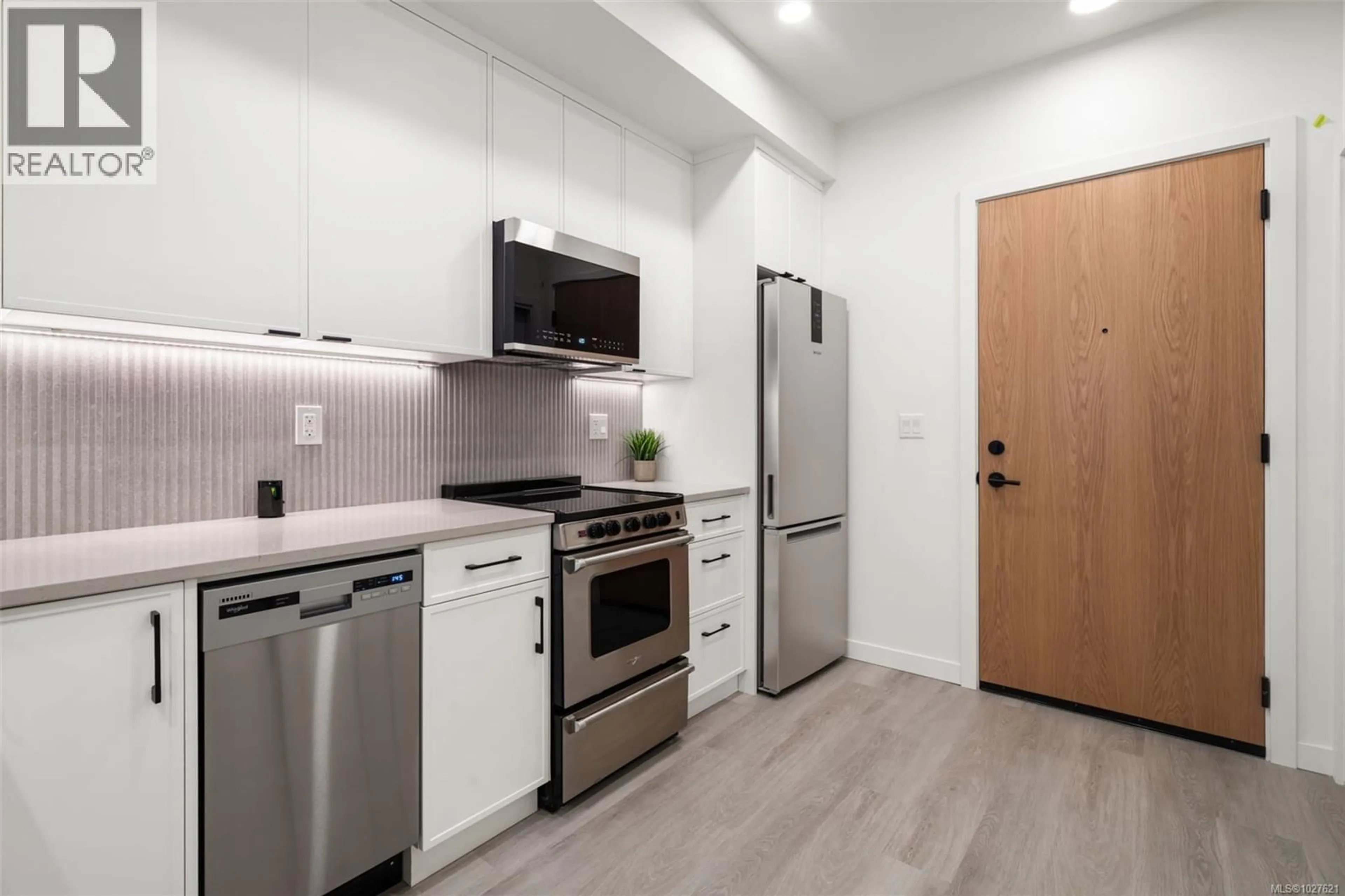 Standard kitchen, unknown for 208 - 610 LAMPSON ROAD, Esquimalt British Columbia V9A0L3