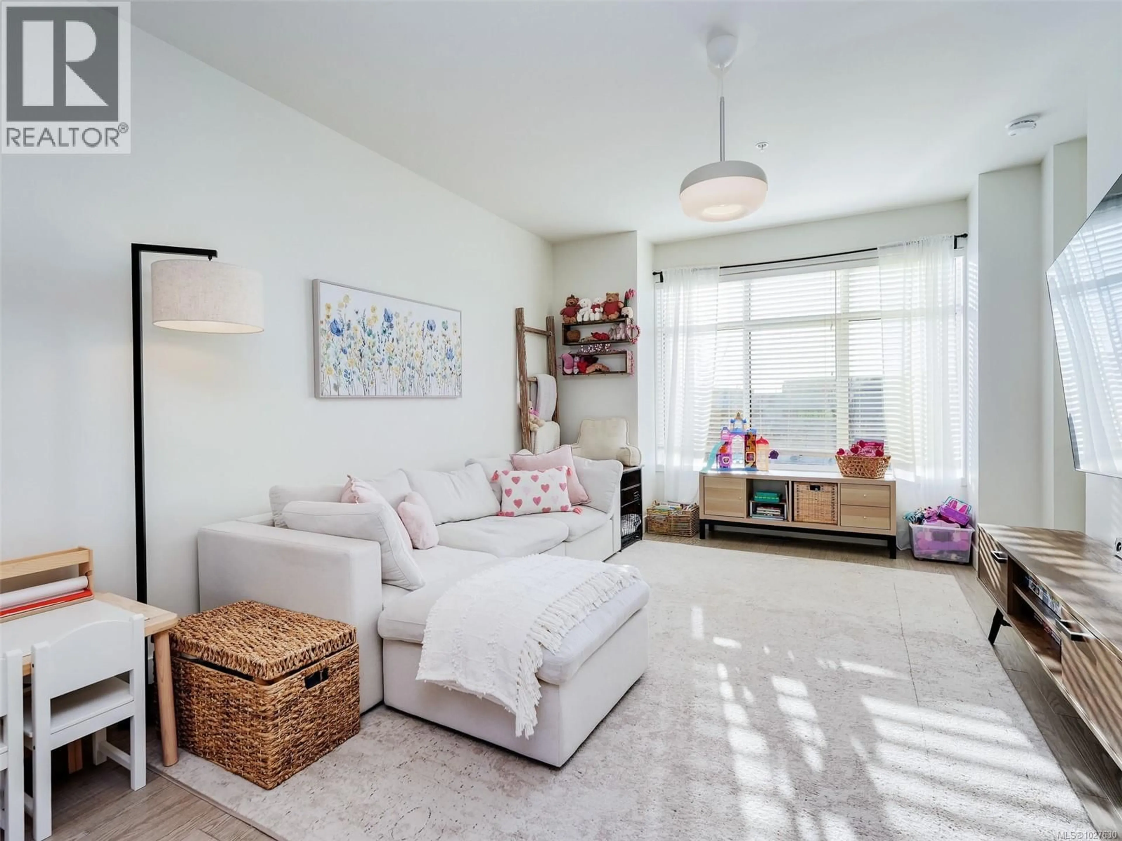 Living room with furniture, unknown for 19 - 350 LATORIA BOULEVARD, Colwood British Columbia V9C0M9