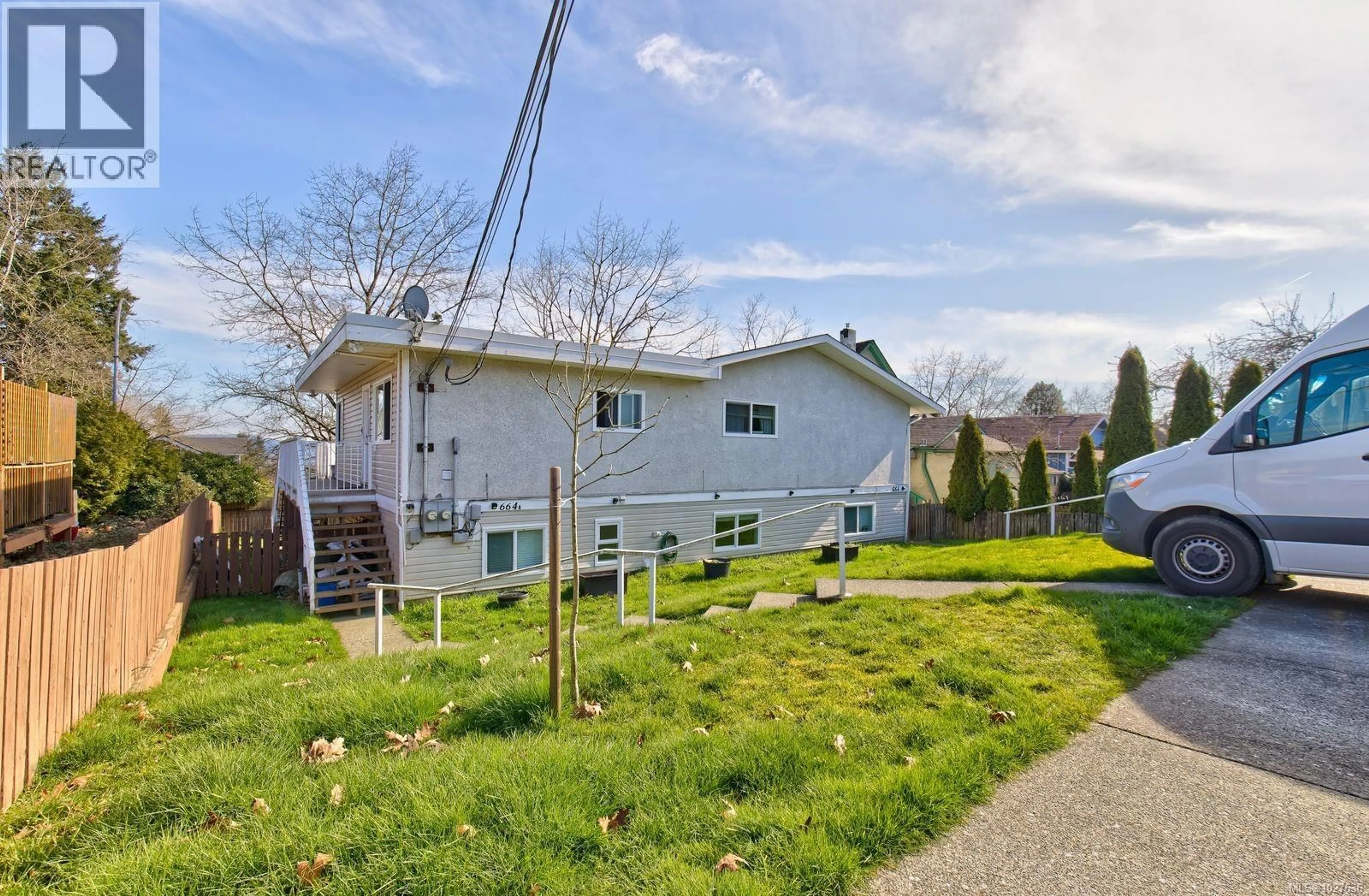 A pic from outside/outdoor area/front of a property/back of a property/a pic from drone, street for 664 NICOL STREET, Nanaimo British Columbia V9R4T9