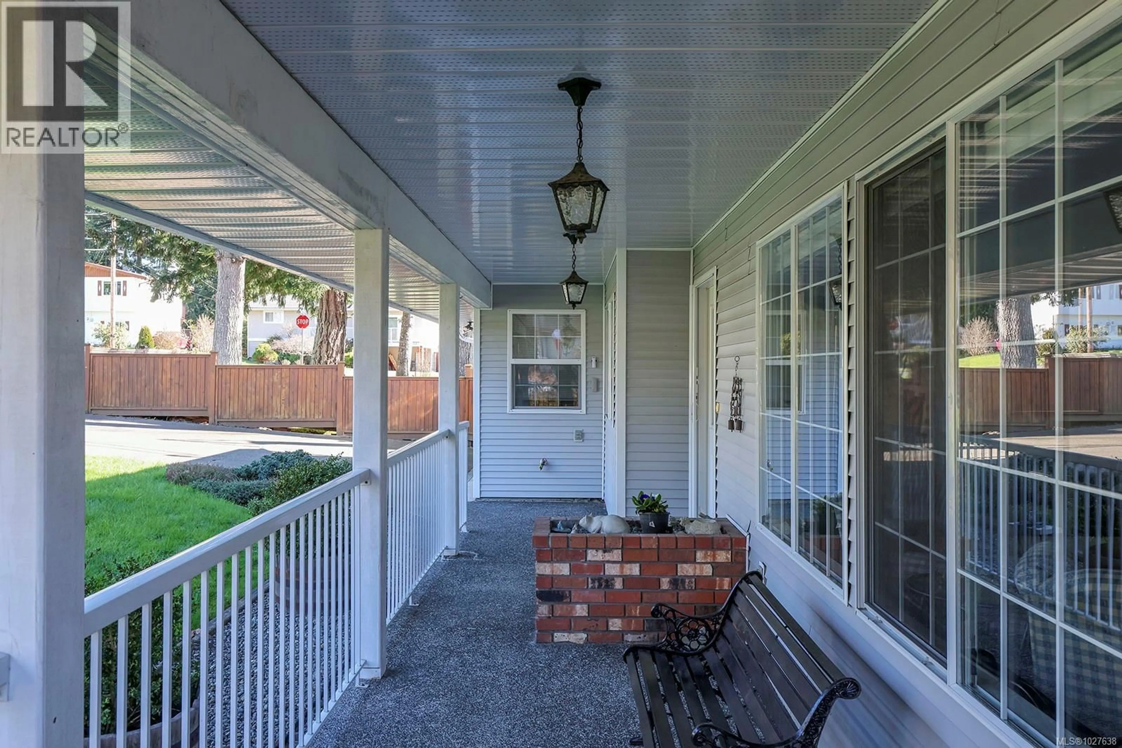 Patio, street for 609 TOTEM CRESCENT, Comox British Columbia V9M3J8