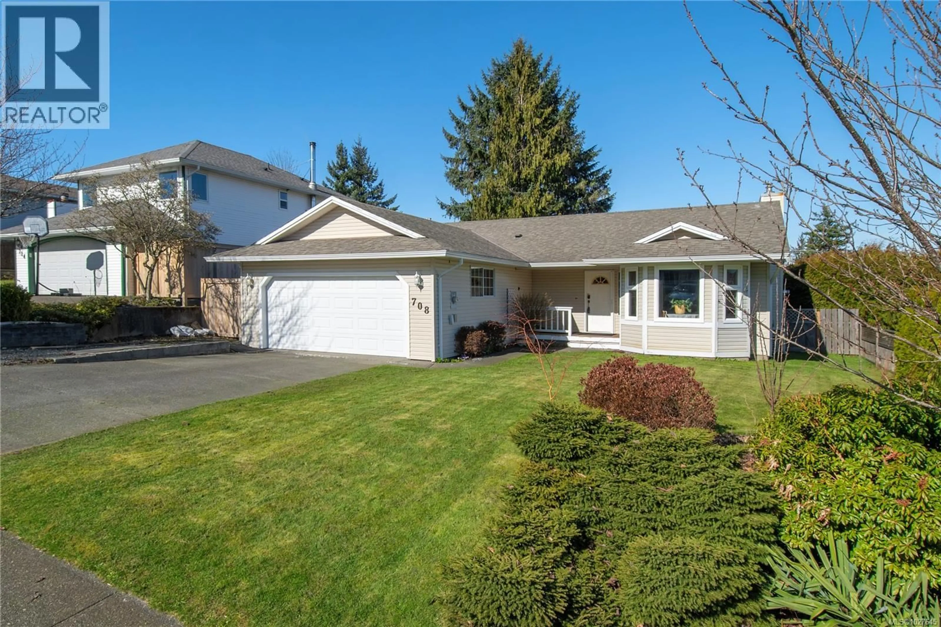 Home with vinyl exterior material, street for 708 GEORGIA DRIVE, Campbell River British Columbia V9H1R8