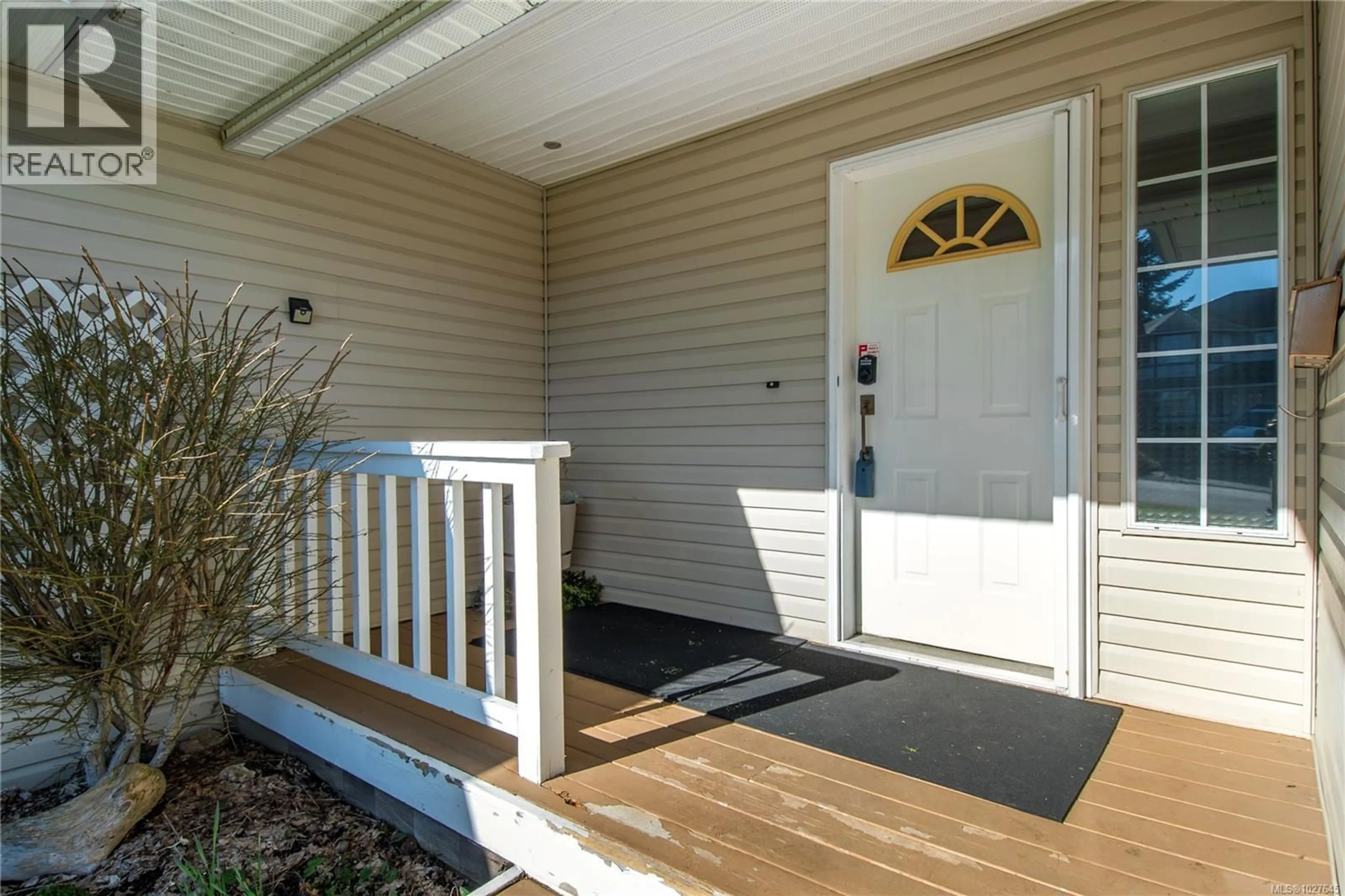 Indoor entryway for 708 GEORGIA DRIVE, Campbell River British Columbia V9H1R8