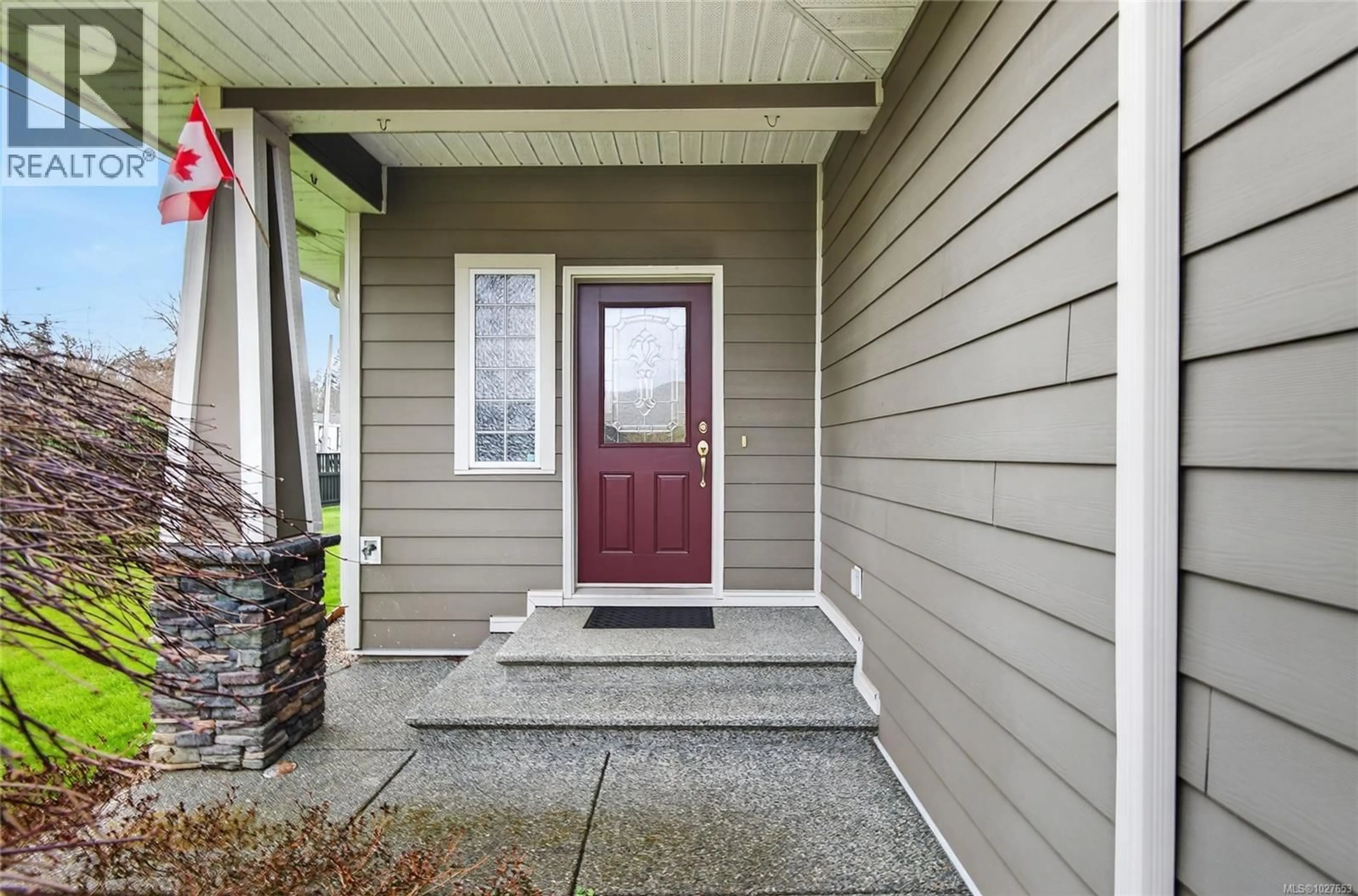 Indoor entryway for 1 - 346 ERICKSON ROAD, Campbell River British Columbia V9W1S7