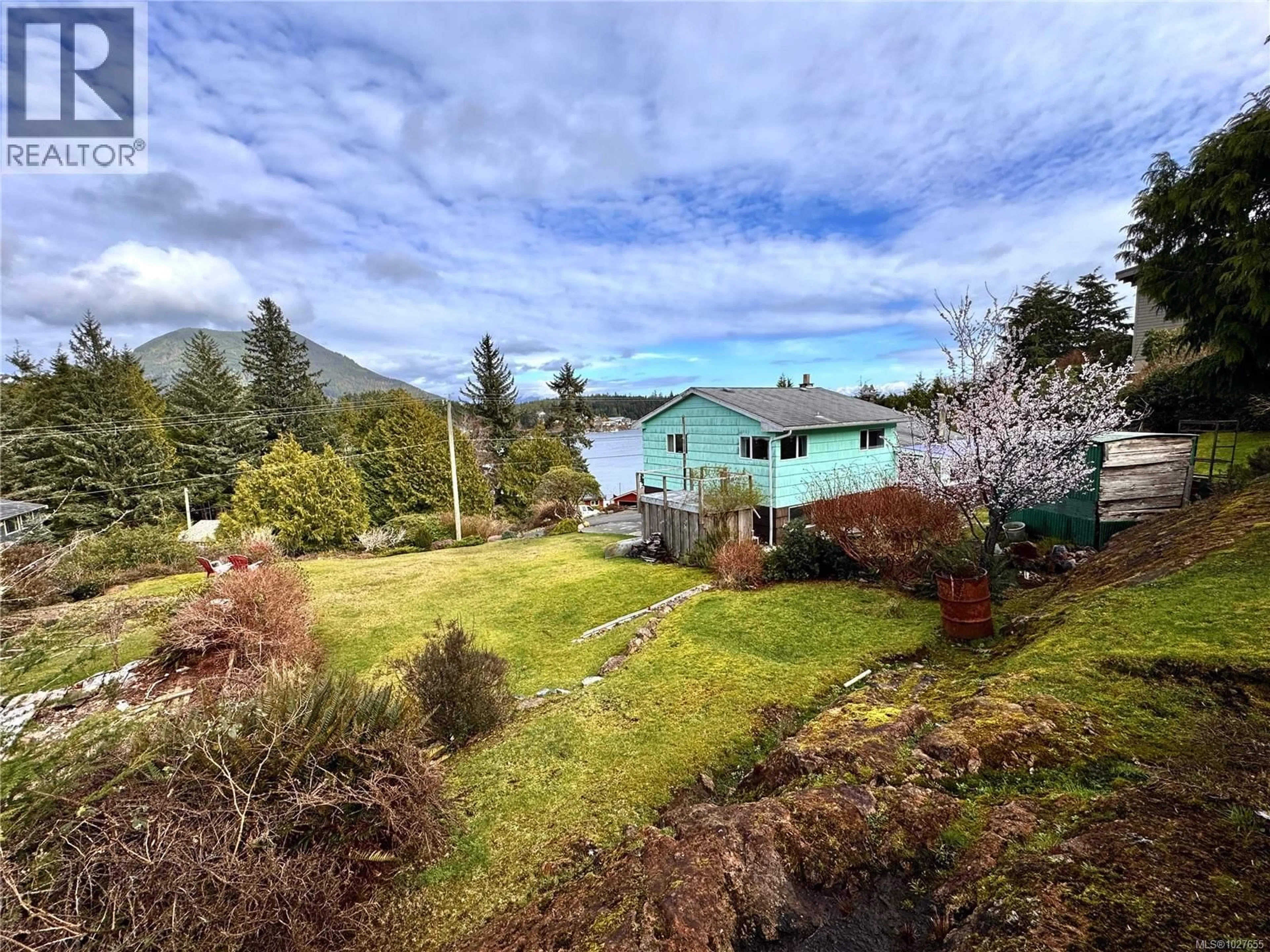 A pic from outside/outdoor area/front of a property/back of a property/a pic from drone, mountain view for HELEN ROAD, Ucluelet British Columbia V0R3A0