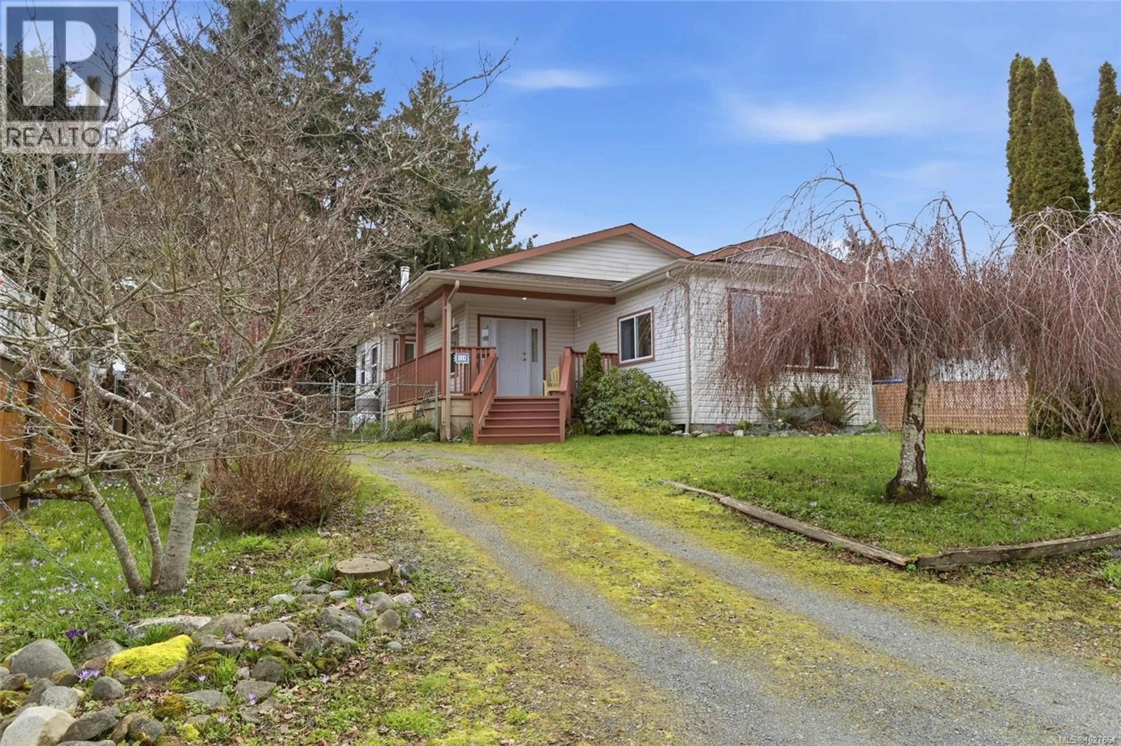 A pic from outside/outdoor area/front of a property/back of a property/a pic from drone, street for 719 KASBA CIRCLE, Parksville British Columbia V9P2A7