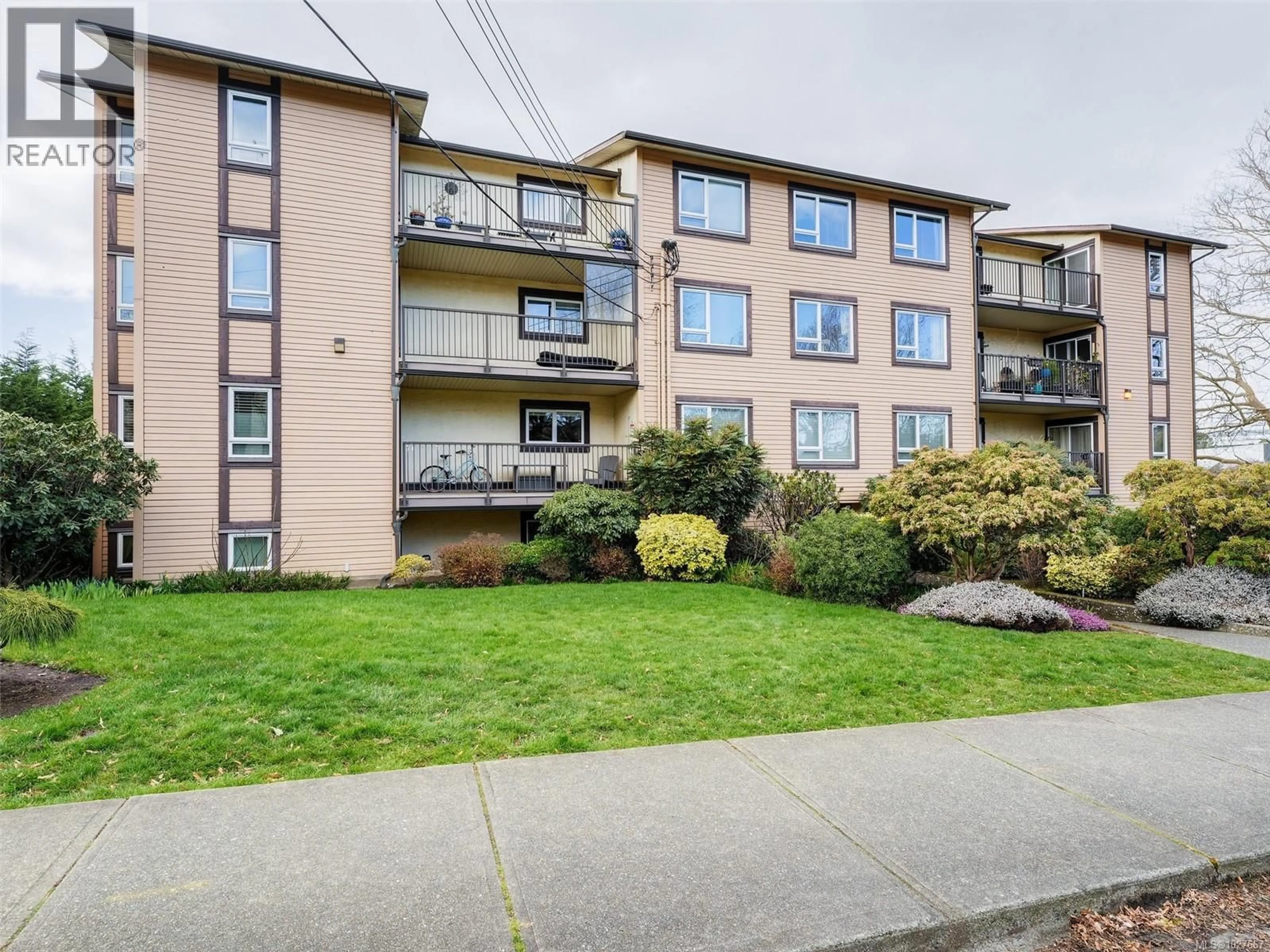 Patio, unknown for 202 - 3258 ALDER STREET, Saanich British Columbia V8X1P2