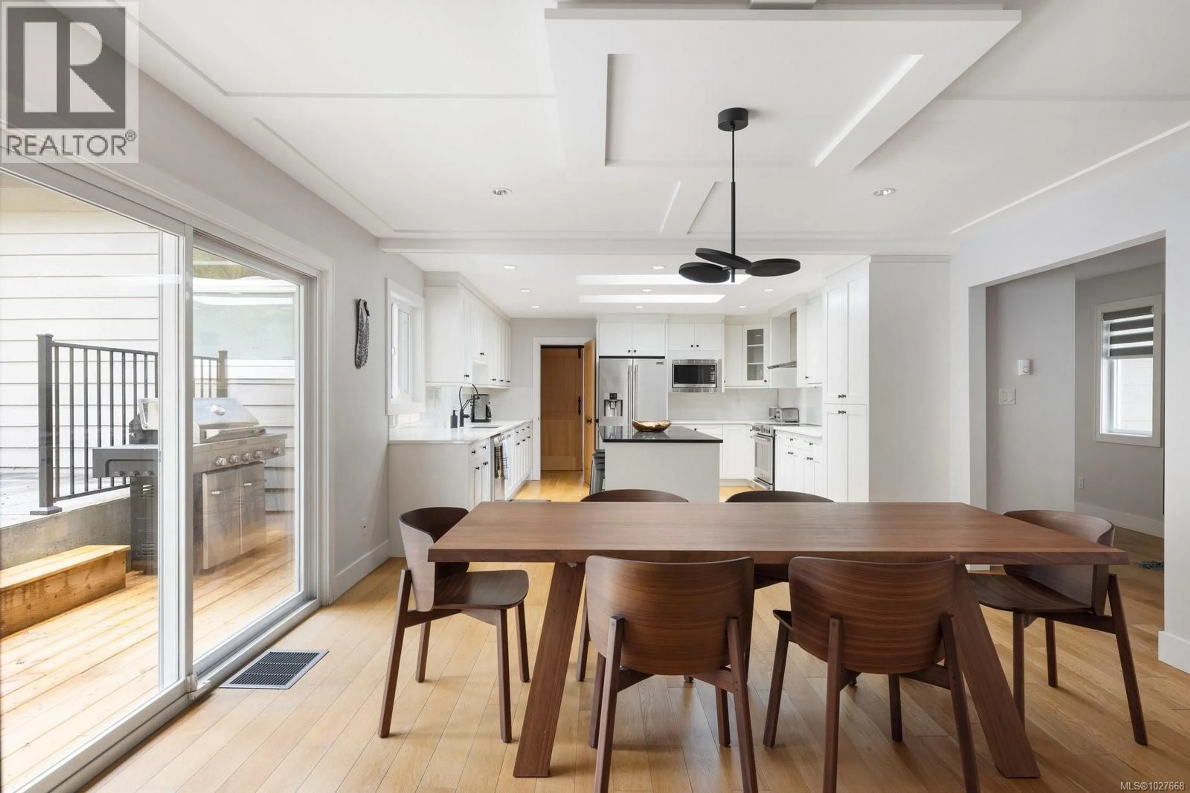 Open concept kitchen, unknown for 4465 EMILY CARR DRIVE, Saanich British Columbia V8X2N5