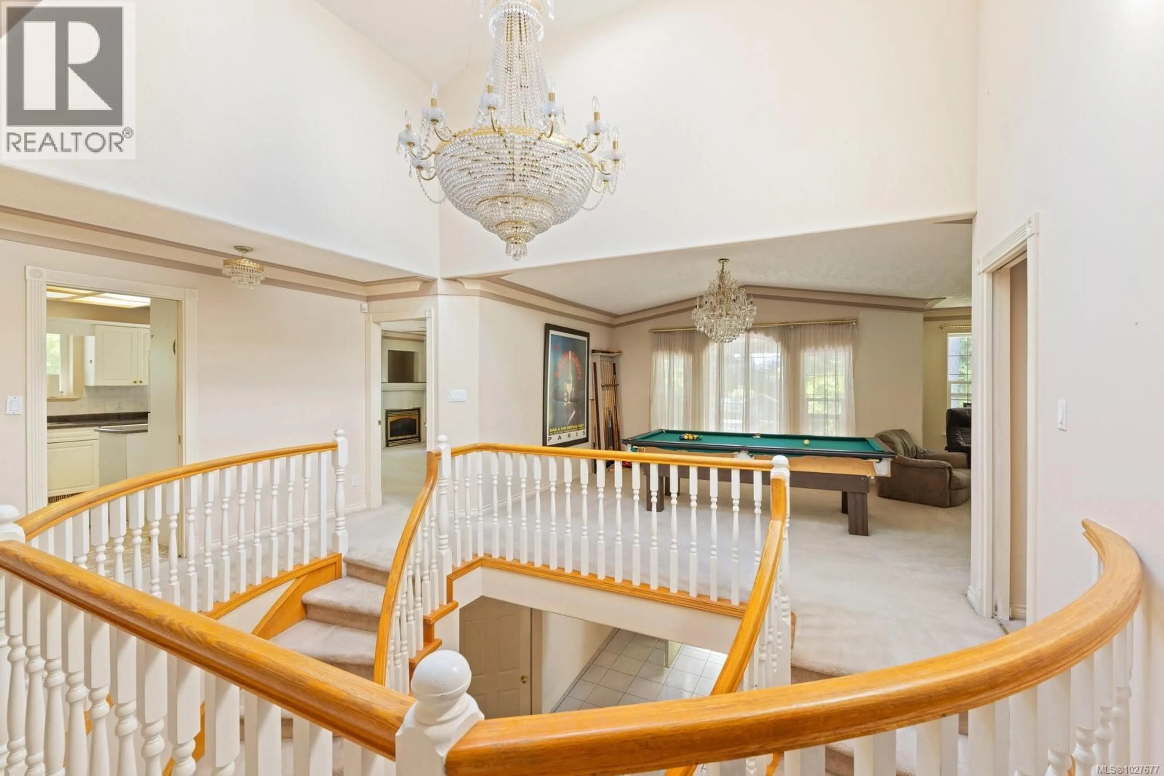Indoor foyer for 4101 GORDON HEAD ROAD, Saanich British Columbia V8N3Y2