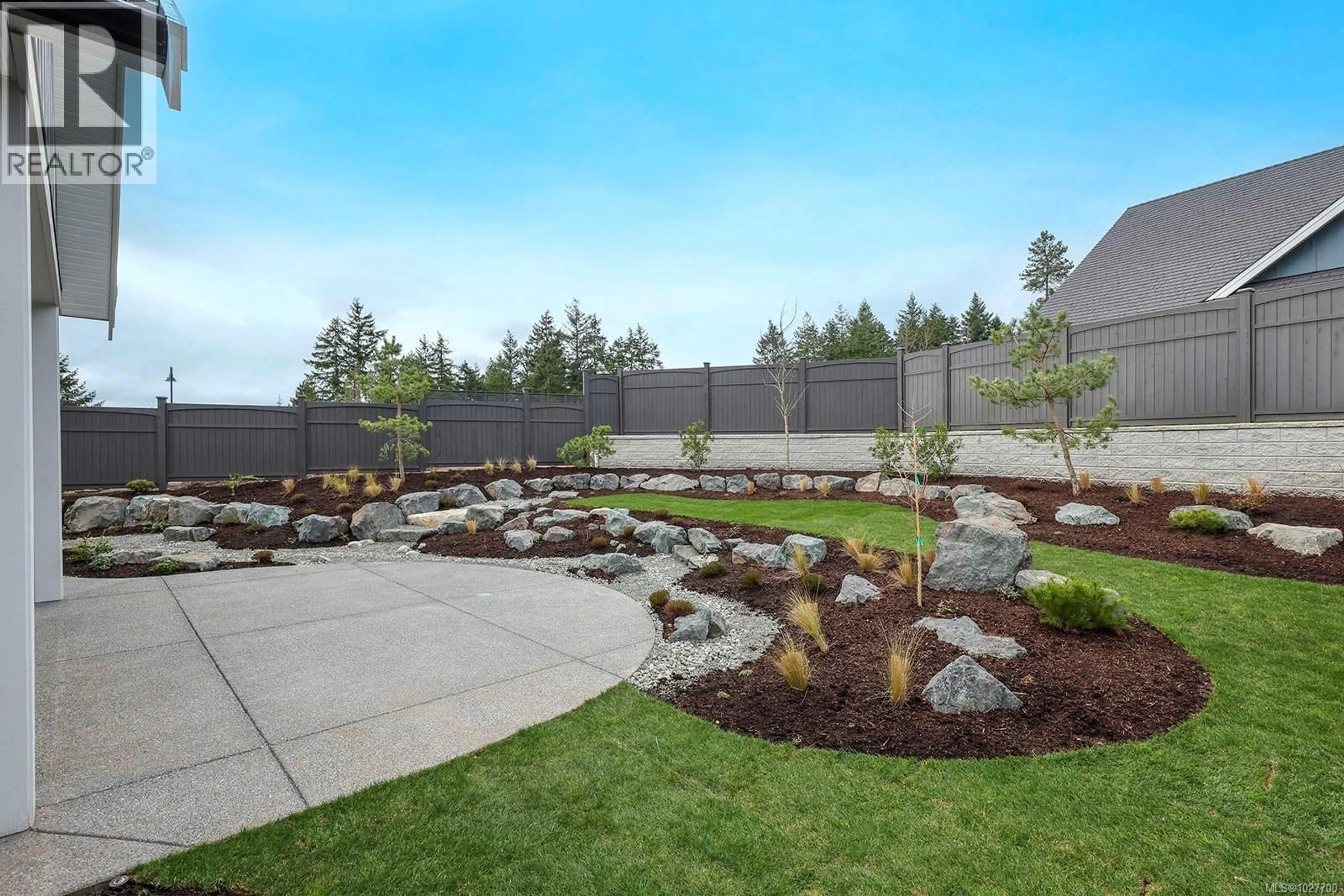 Patio, mountain view for 3170 OXFORD WAY, Courtenay British Columbia V9N9X4