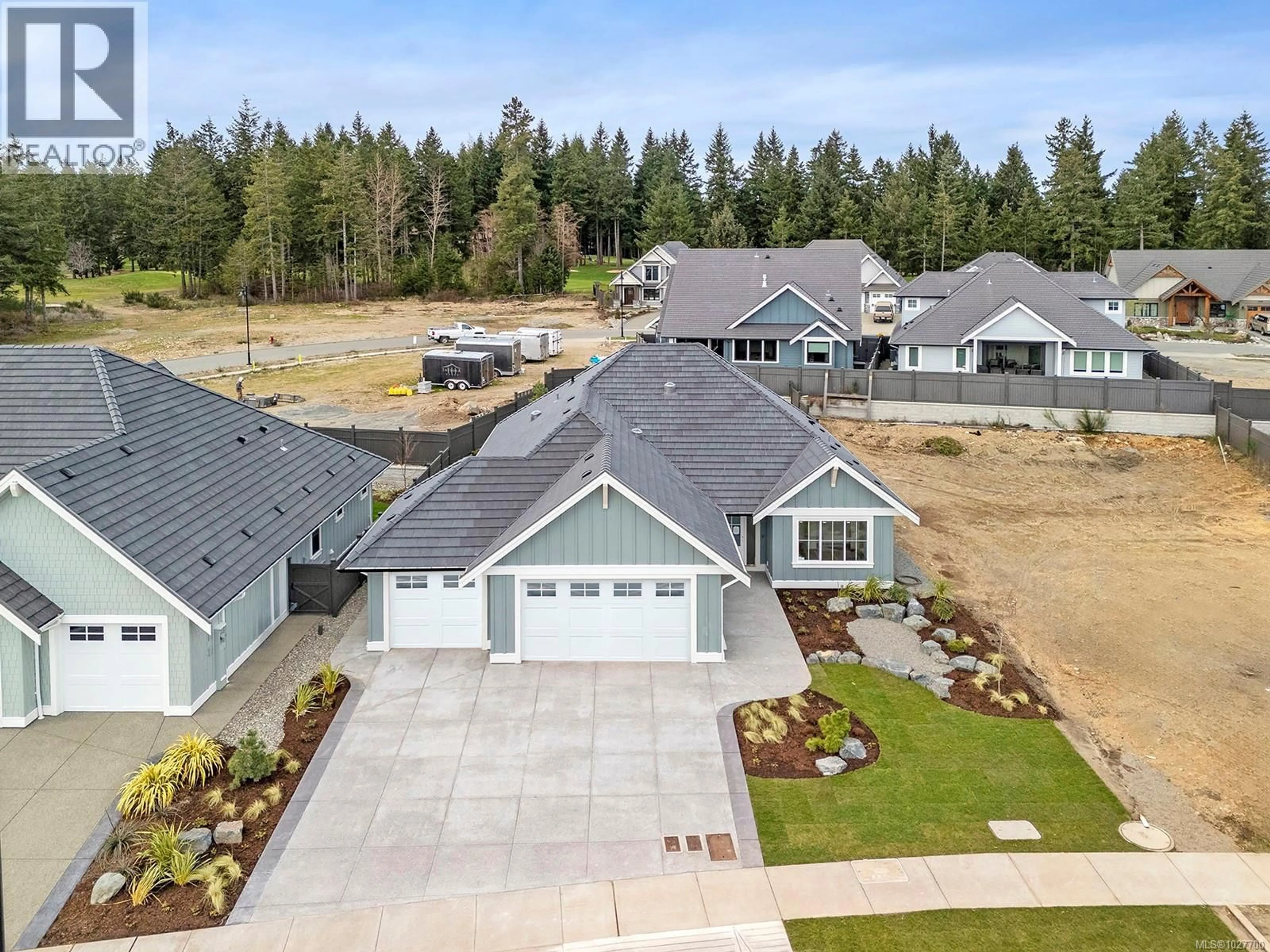 A pic from outside/outdoor area/front of a property/back of a property/a pic from drone, unknown for 3170 OXFORD WAY, Courtenay British Columbia V9N9X4