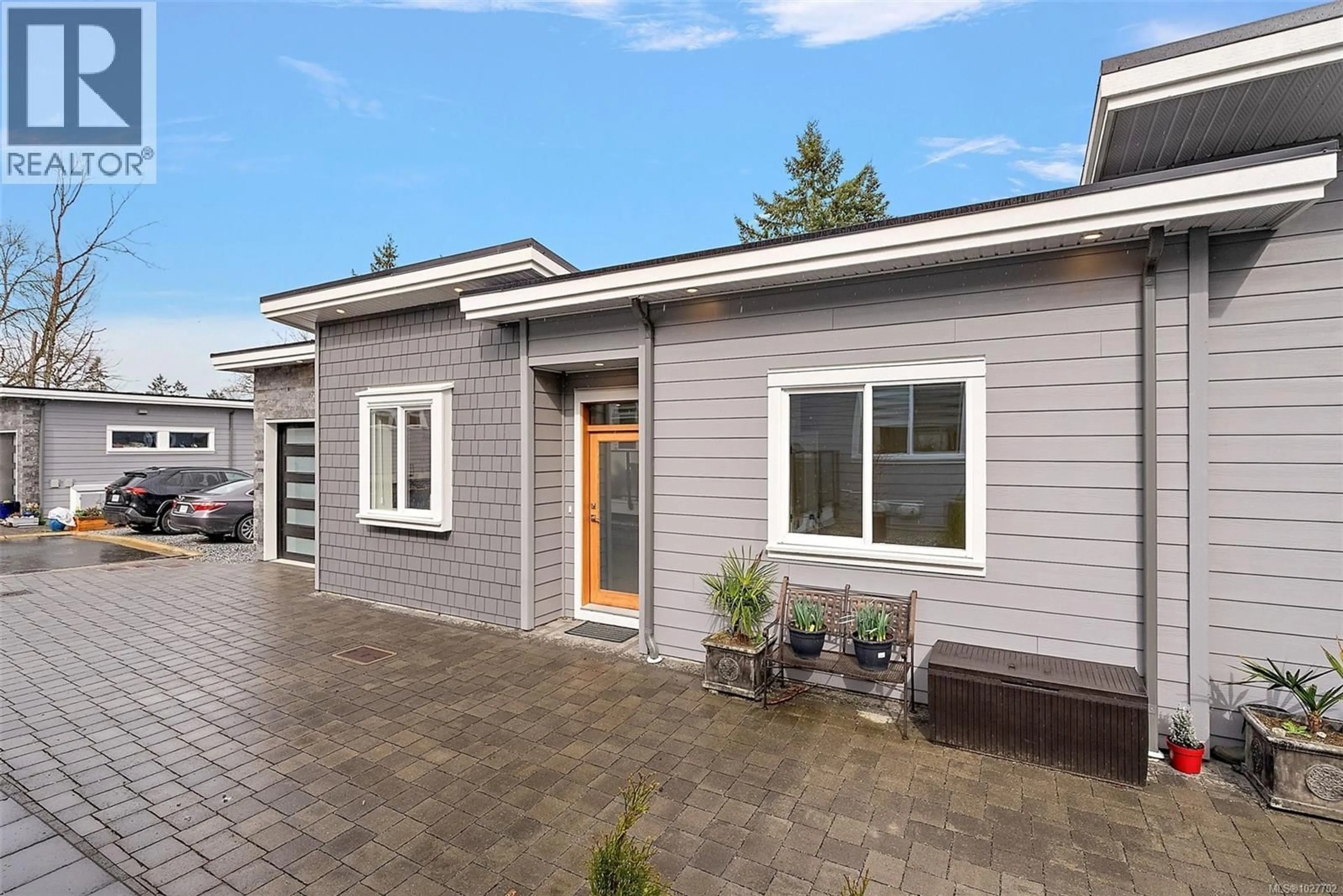 Home with vinyl exterior material, street for 118 - 4690 CASPIAN PLACE, Cowichan Bay British Columbia V0R1N1