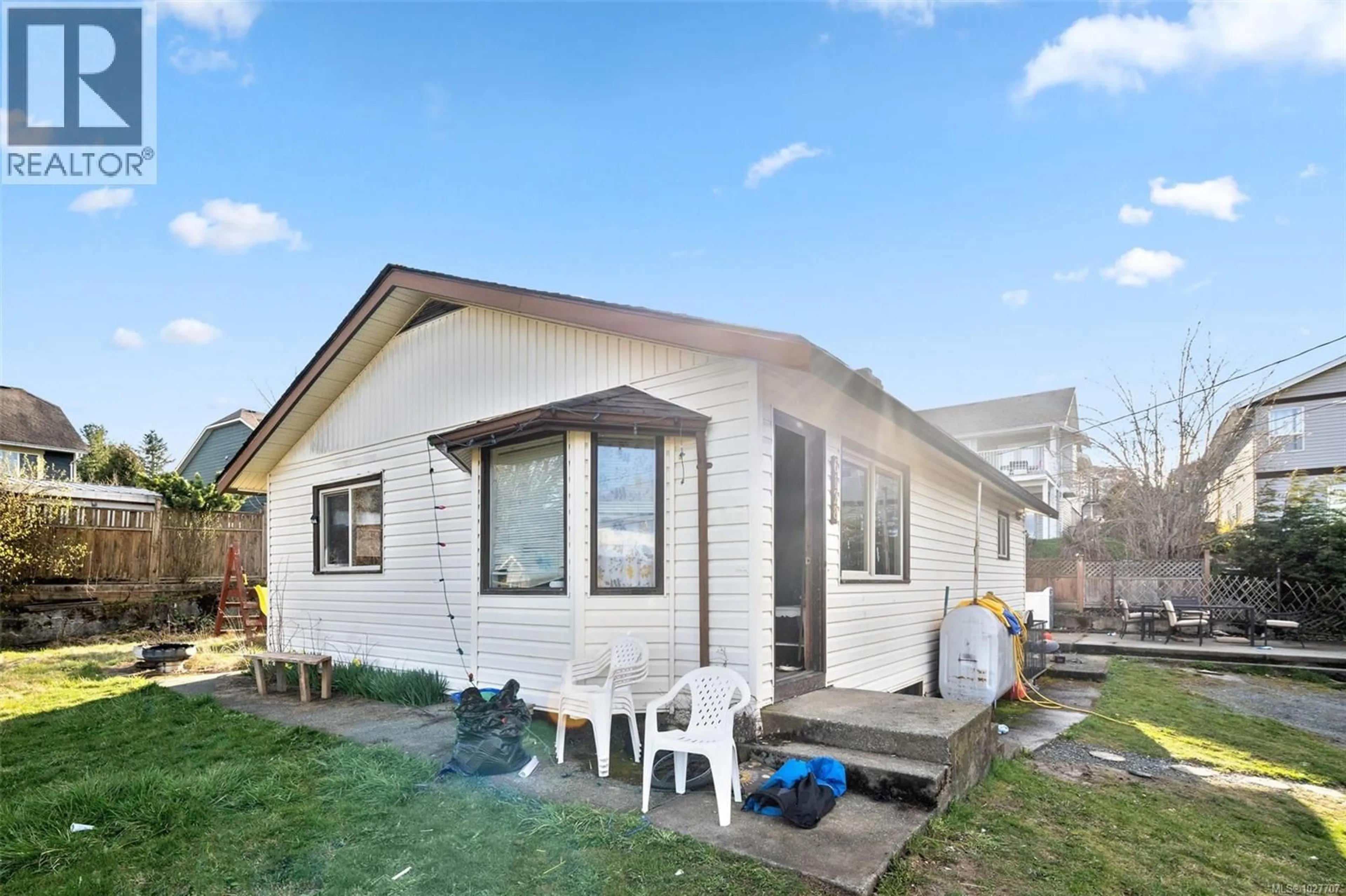 Home with vinyl exterior material, building for 6128 MARSH ROAD, Duncan British Columbia V9L4G6