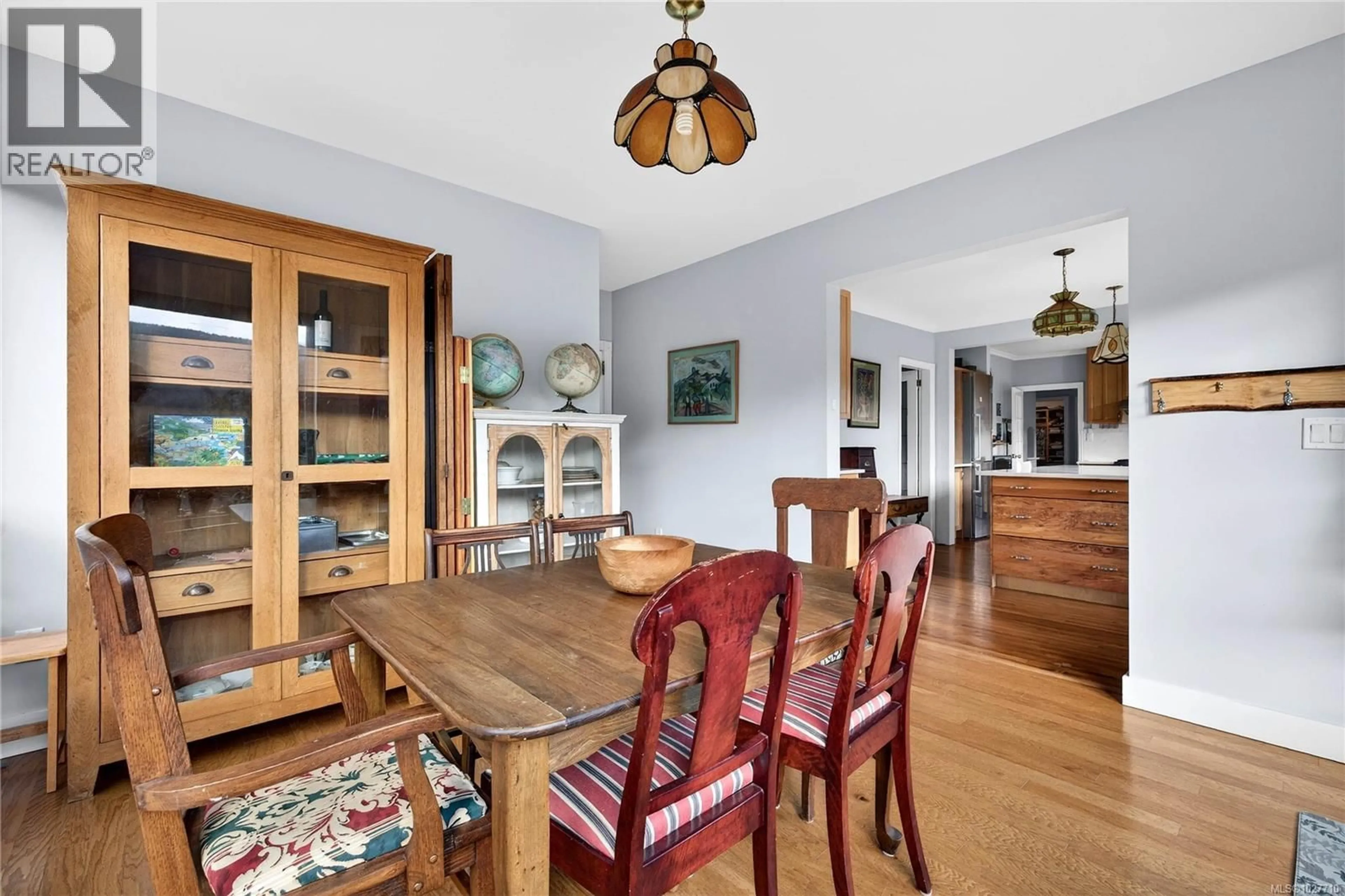 Dining room, wood/laminate floor for 133 BAKER ROAD, Salt Spring British Columbia V8K2N6
