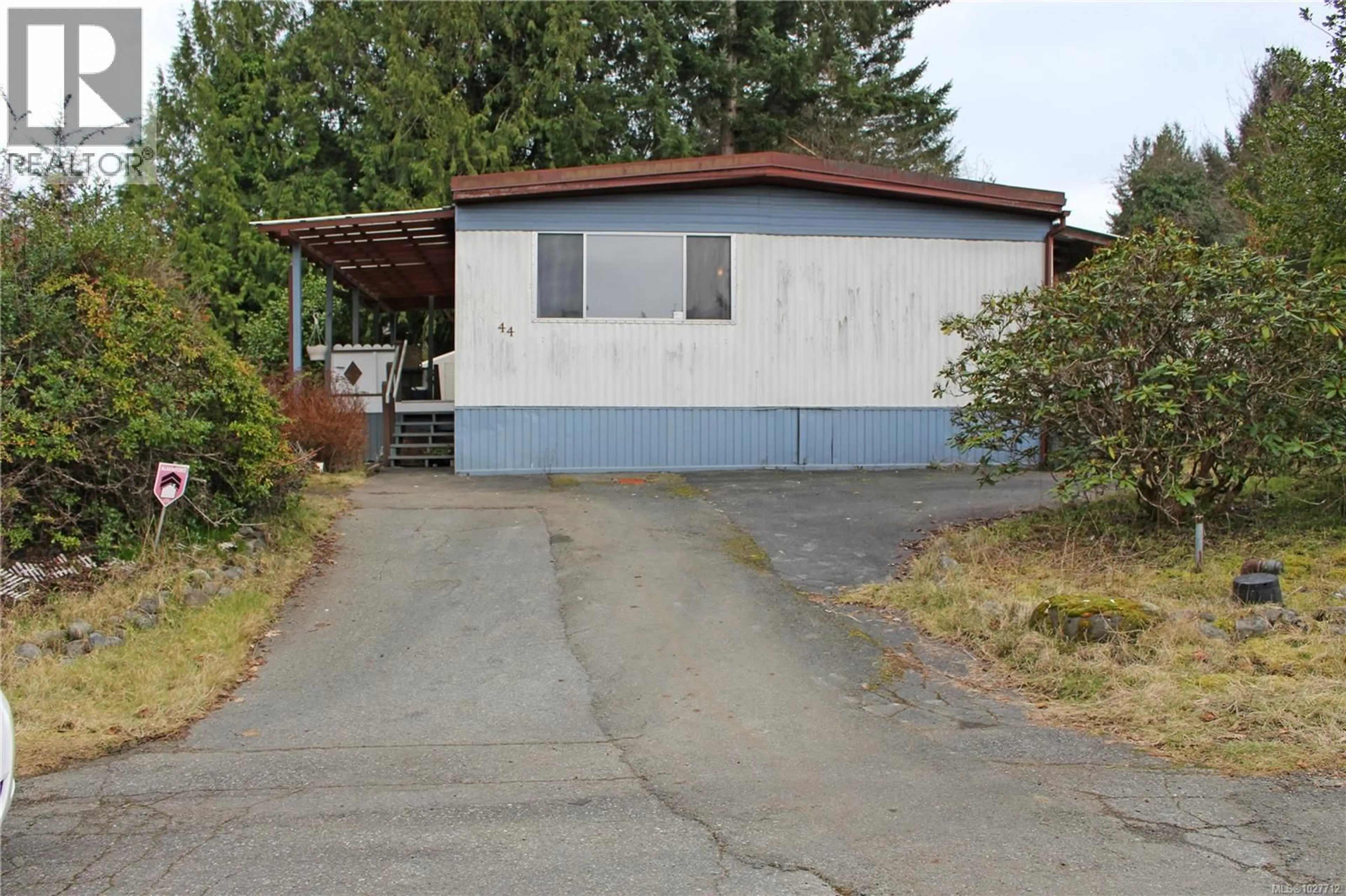 Home with vinyl exterior material, street for 44 - 61 12TH STREET, Nanaimo British Columbia V9R6L3