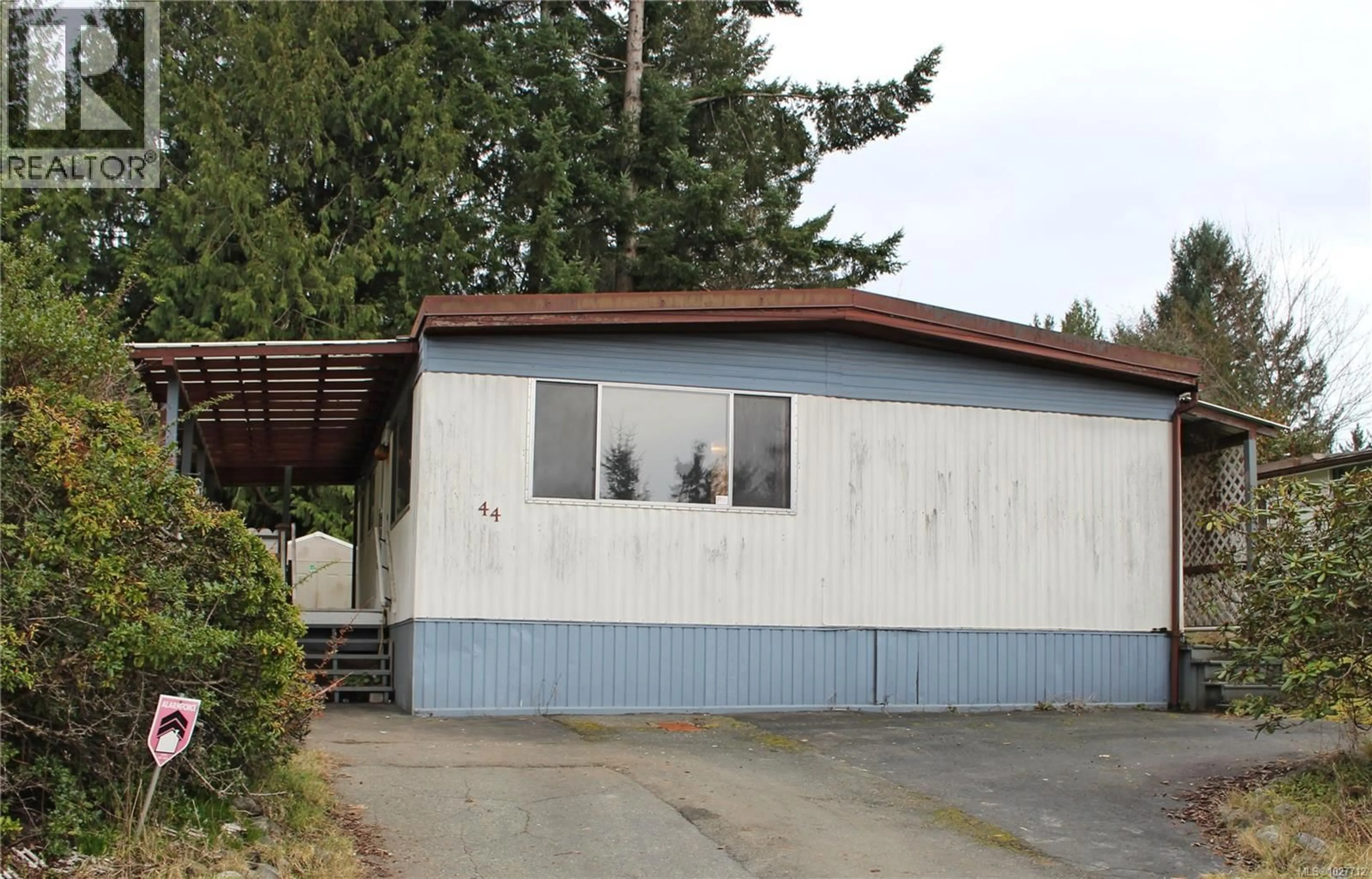 Home with vinyl exterior material, street for 44 - 61 12TH STREET, Nanaimo British Columbia V9R6L3