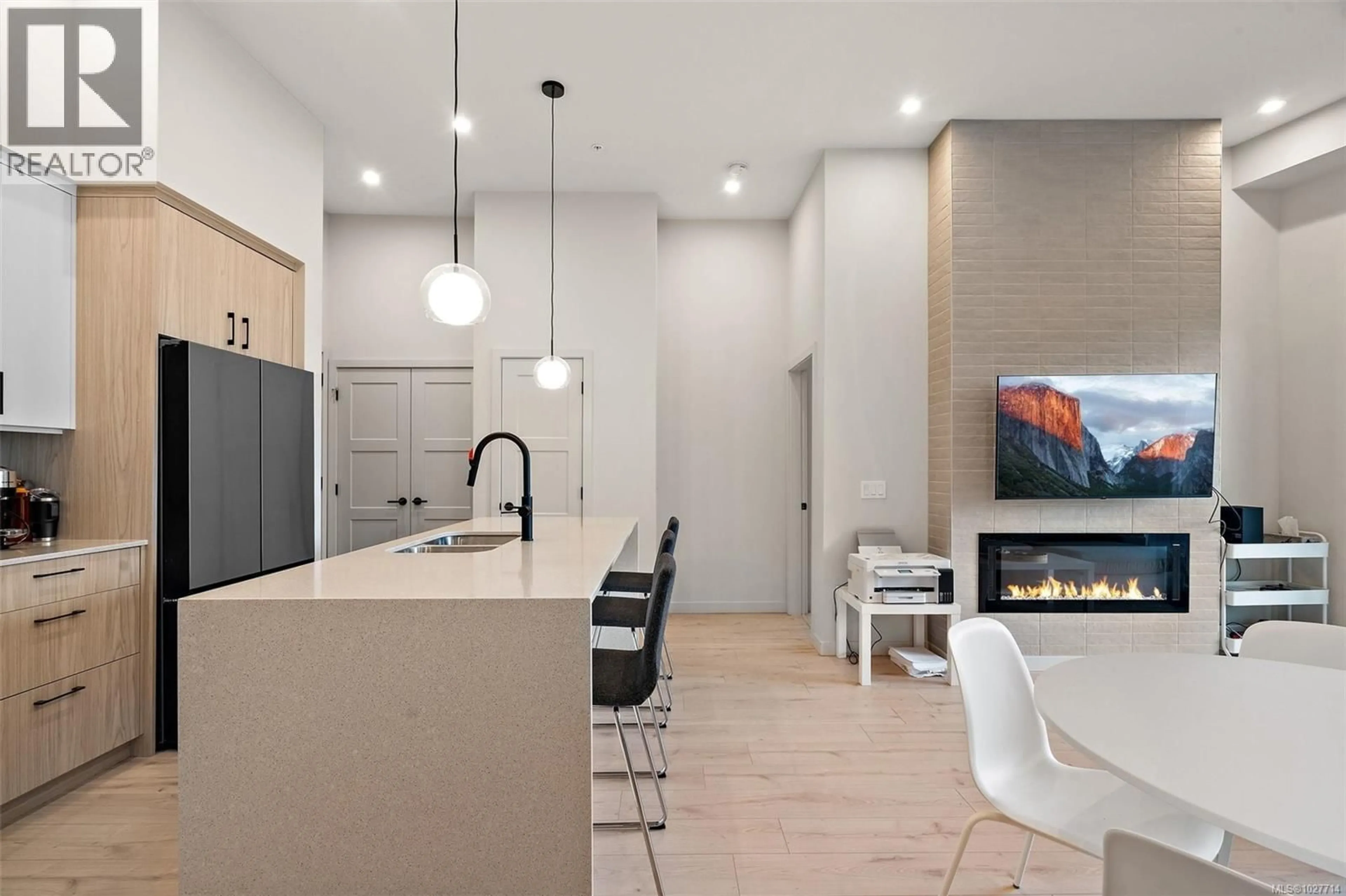 Open concept kitchen, unknown for 606 - 947 WHIRLAWAY CRESCENT, Langford British Columbia V9B6W6