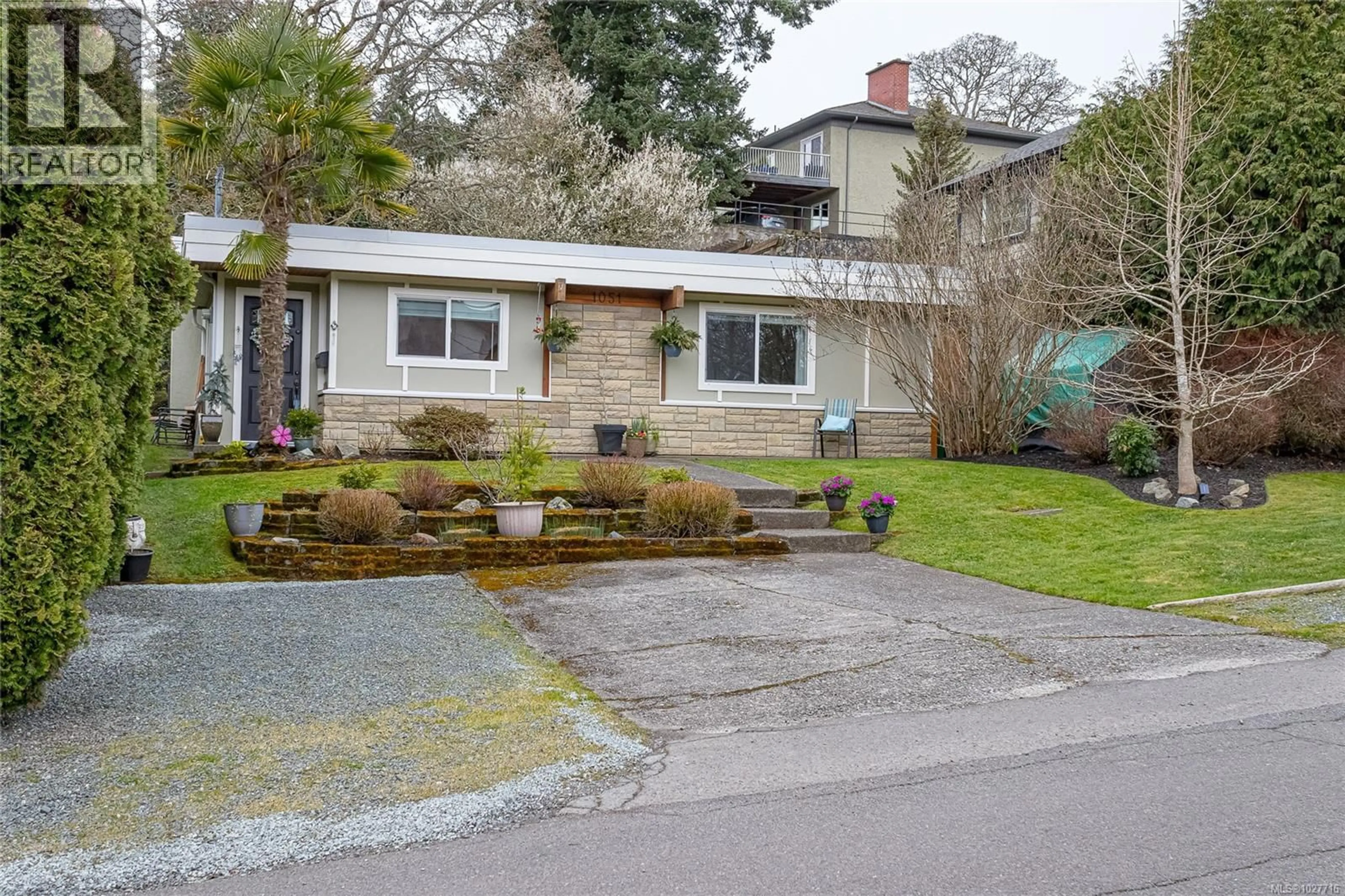 A pic from outside/outdoor area/front of a property/back of a property/a pic from drone, street for 1051 CHESTERFIELD ROAD, Saanich British Columbia V8Z2T9