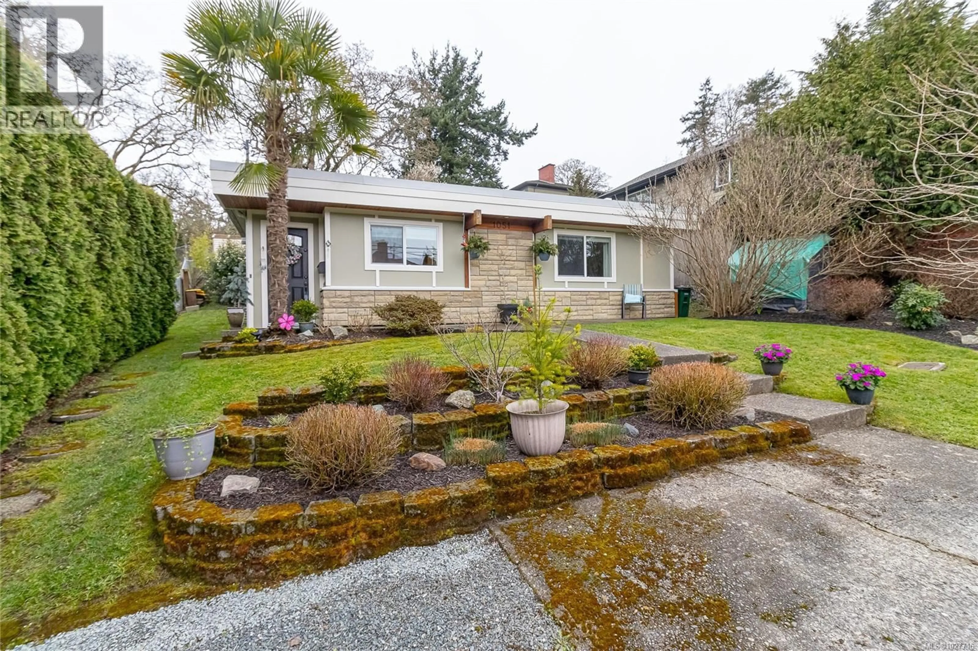 Unknown for 1051 CHESTERFIELD ROAD, Saanich British Columbia V8Z2T9
