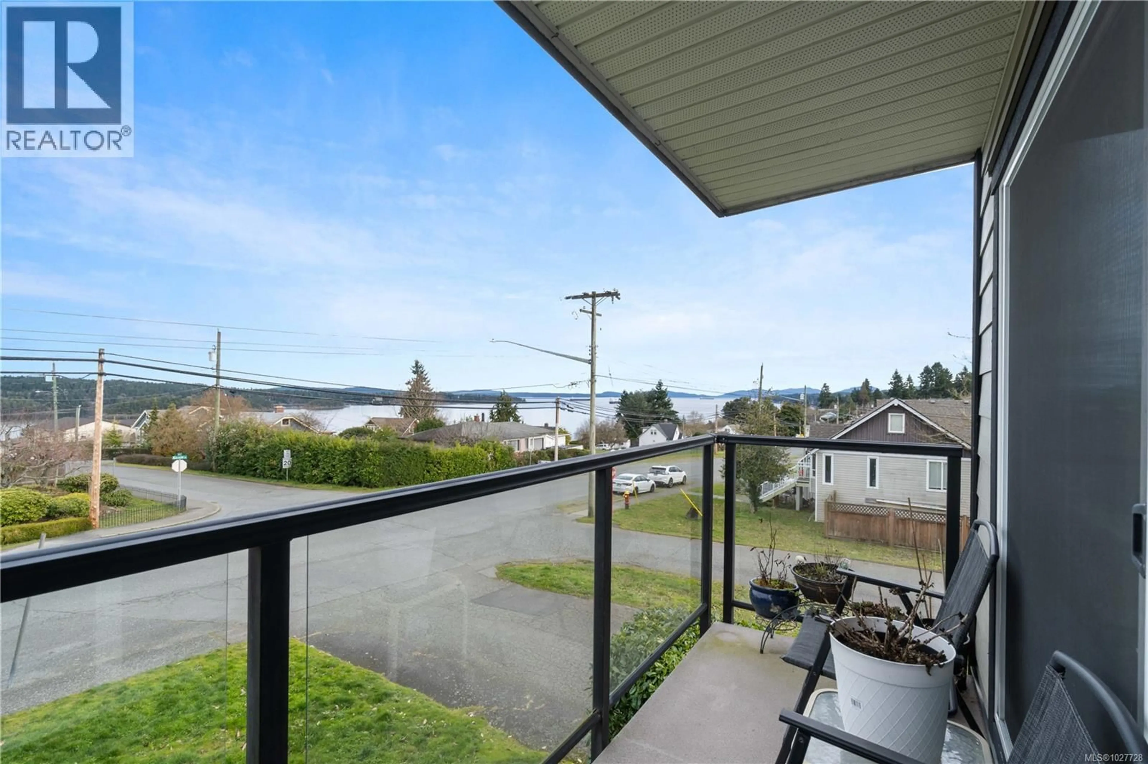 Patio, water/lake/river/ocean view for 211 - 218 BAYVIEW AVENUE, Ladysmith British Columbia V9G1S8