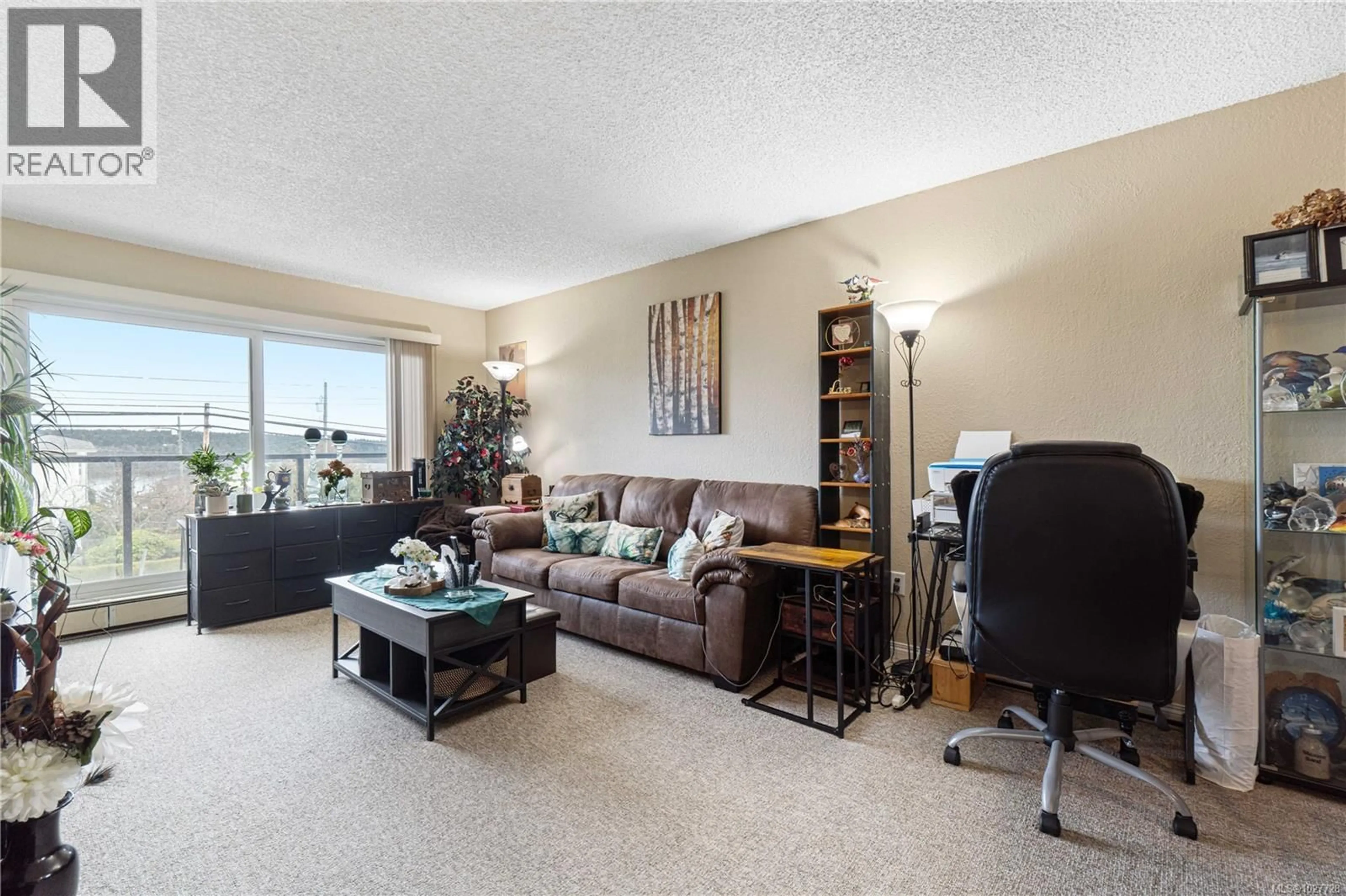 Living room with furniture, unknown for 211 - 218 BAYVIEW AVENUE, Ladysmith British Columbia V9G1S8