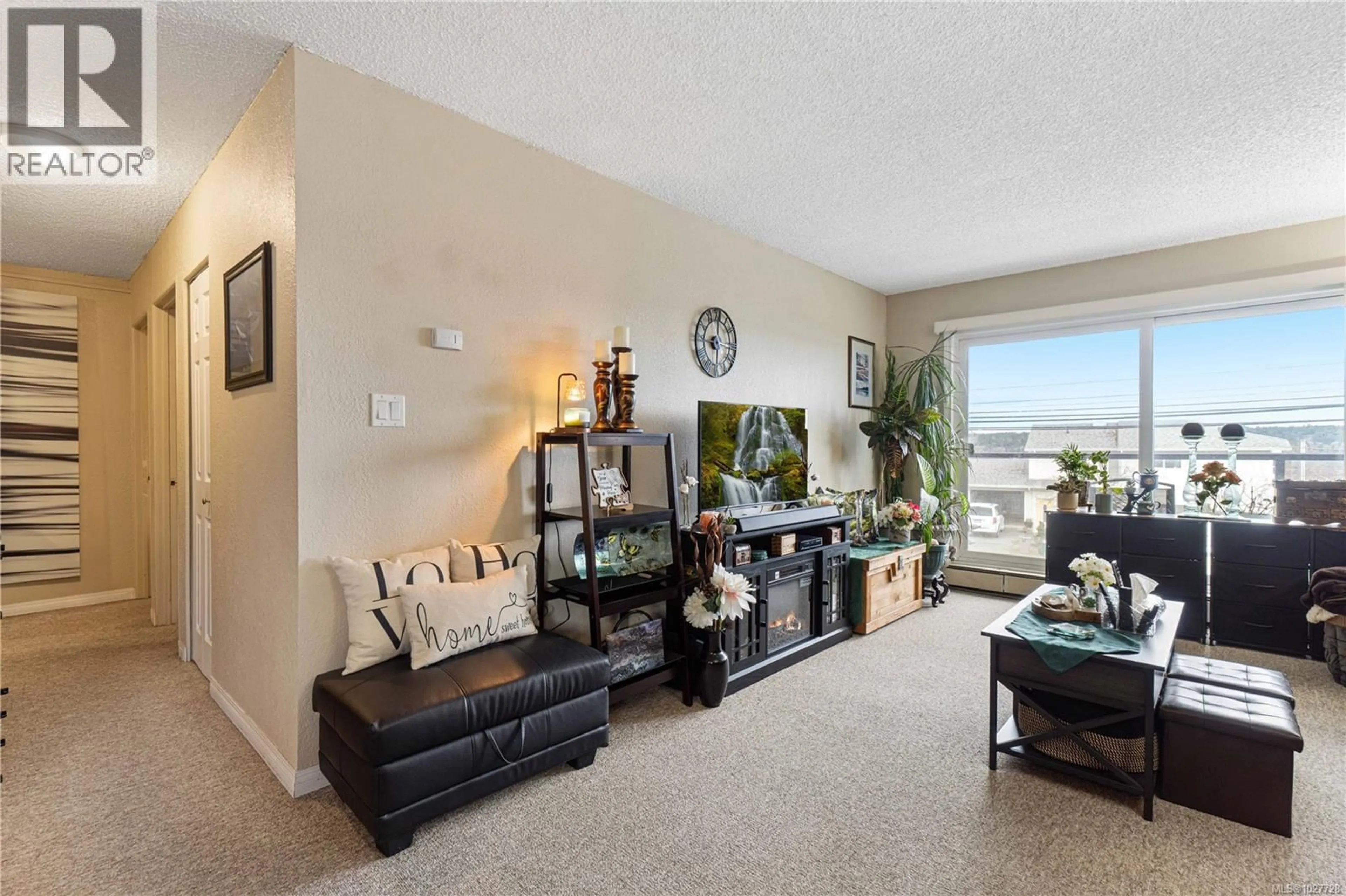 Living room with furniture, unknown for 211 - 218 BAYVIEW AVENUE, Ladysmith British Columbia V9G1S8