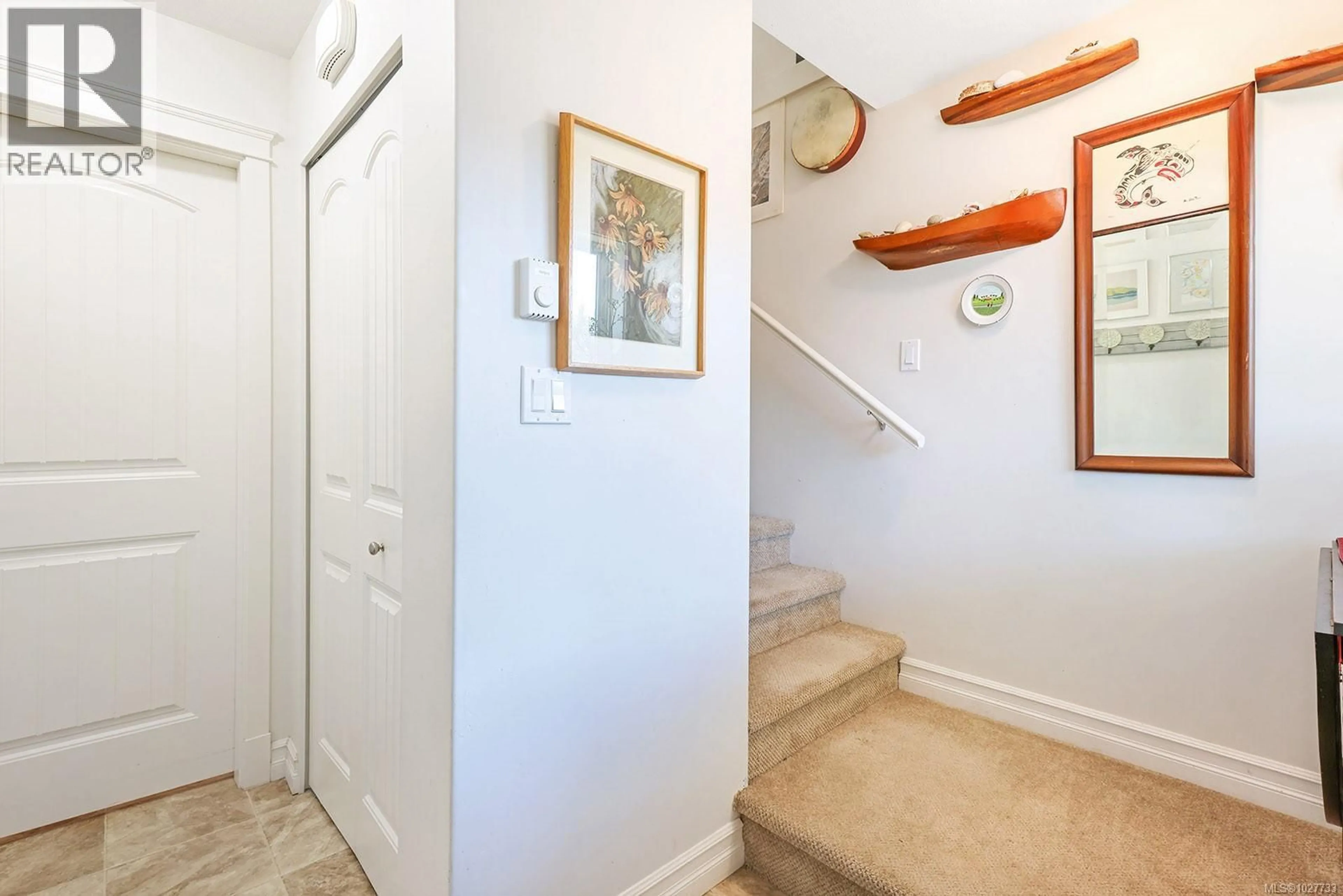 Indoor entryway for 2471 AVRO ARROW DRIVE, Comox British Columbia V9M0A6