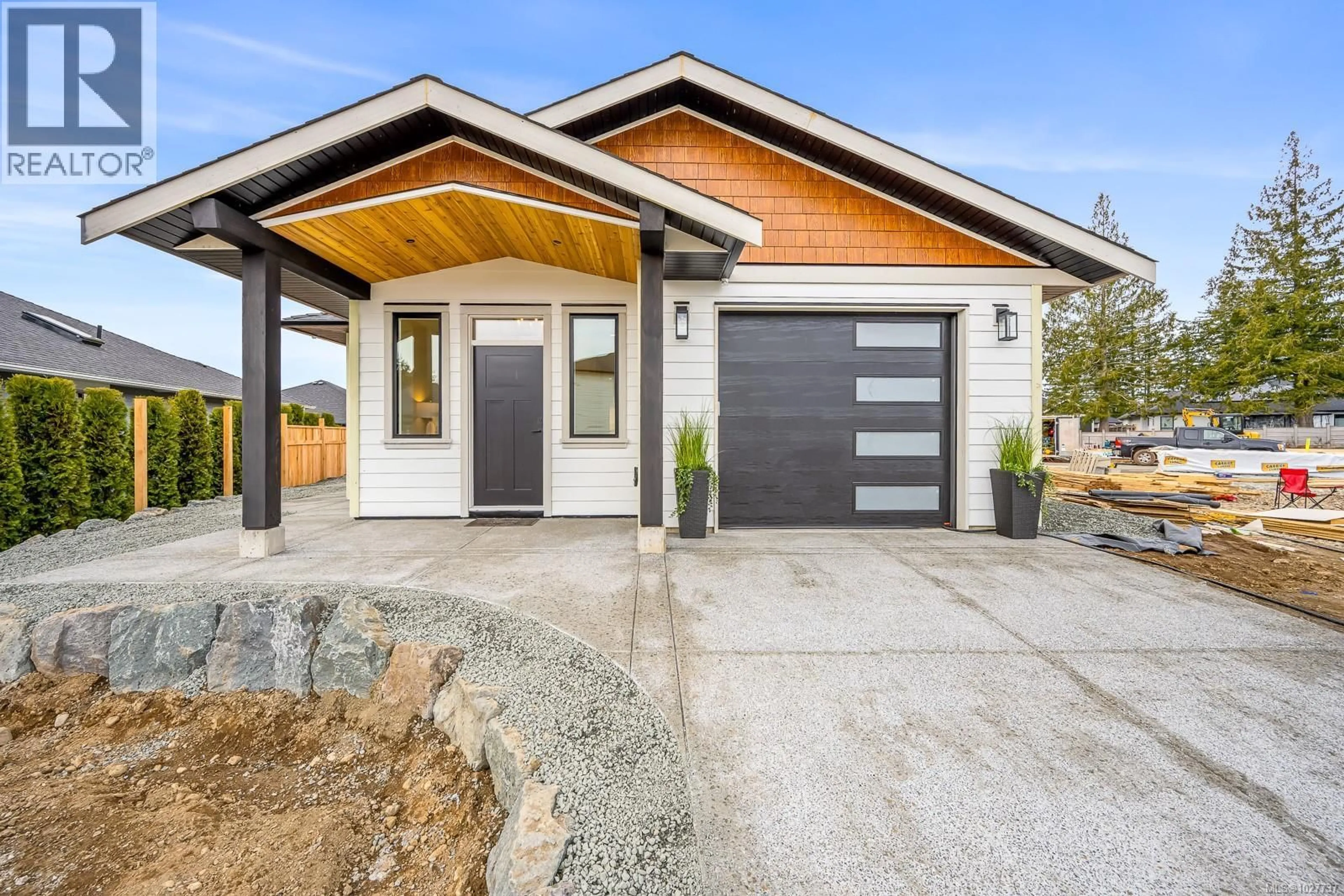 Home with vinyl exterior material, street for SL2 - 865 GRUMMAN PLACE, Comox British Columbia V9M4H9