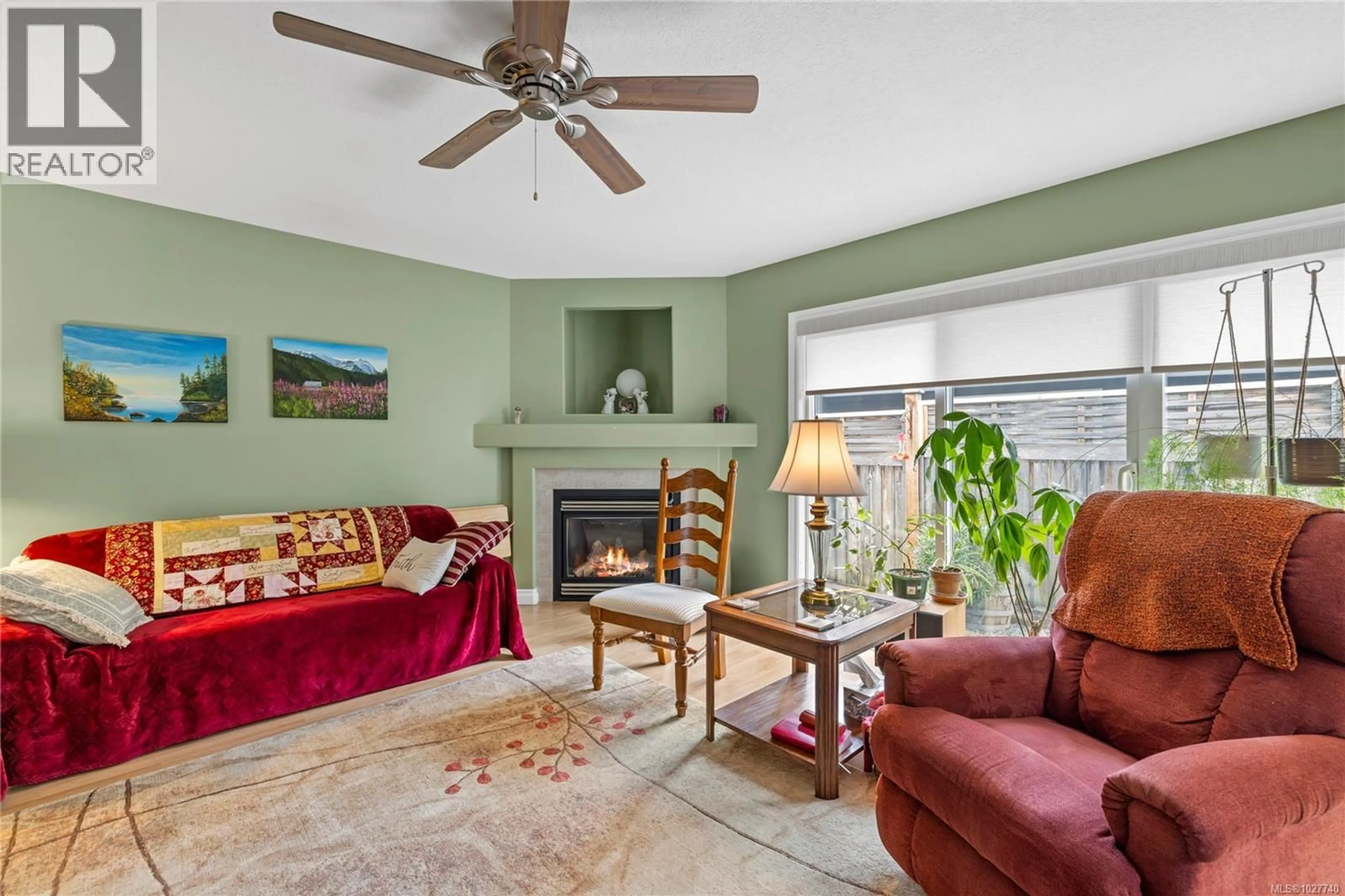 Living room with furniture, unknown for 4 TRILL DRIVE, Parksville British Columbia V9P2W6