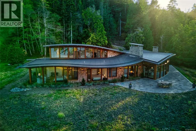 3200 CLAM BAY ROAD, Pender Island 3