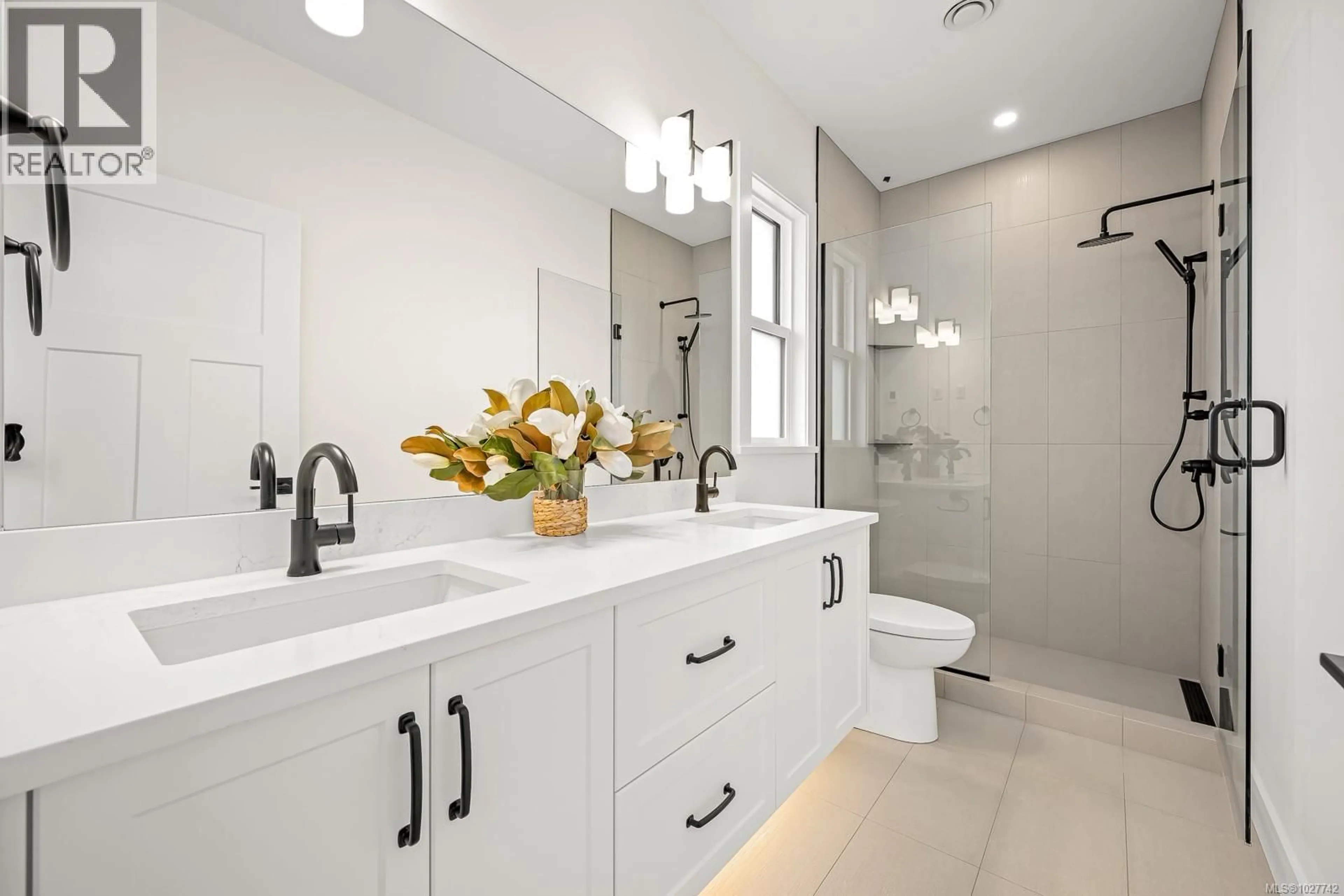 Contemporary bathroom, ceramic/tile floor for SL3 - 865 GRUMMAN PLACE, Comox British Columbia V9M4H9