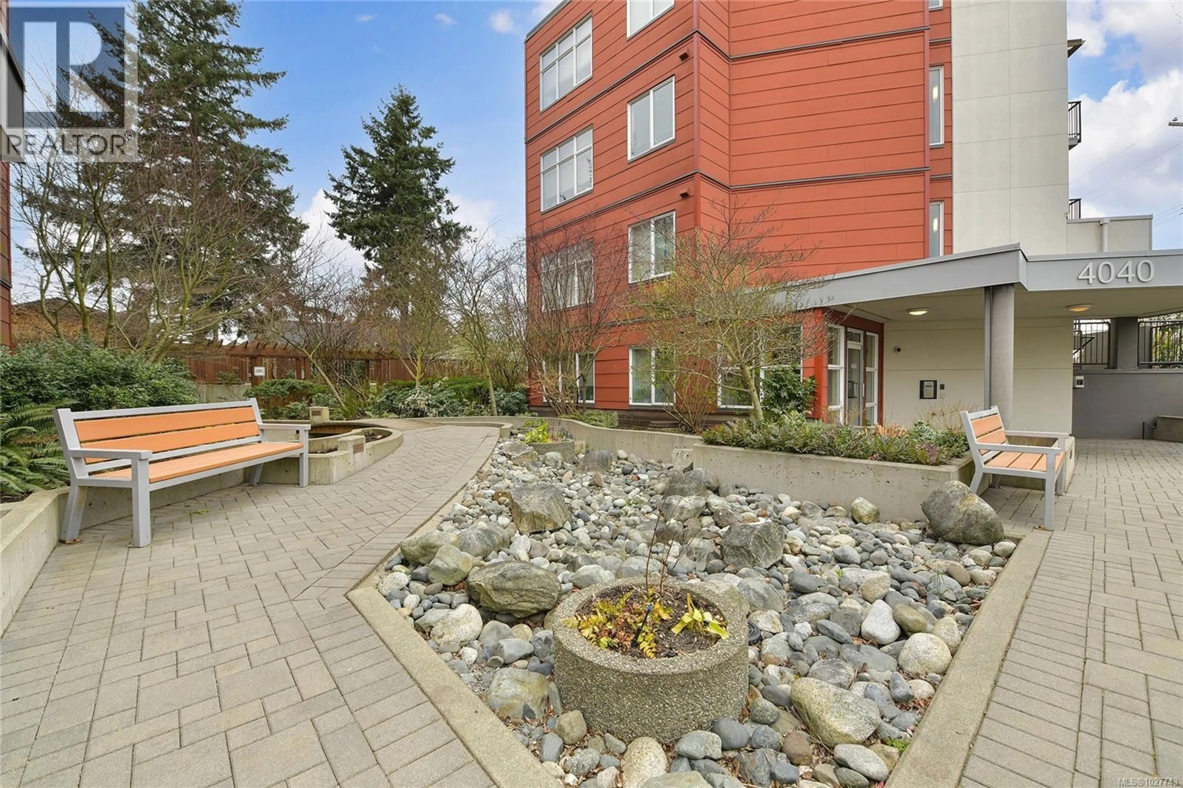 Patio, unknown for 106 - 4040 BORDEN STREET, Saanich British Columbia V8X2E9