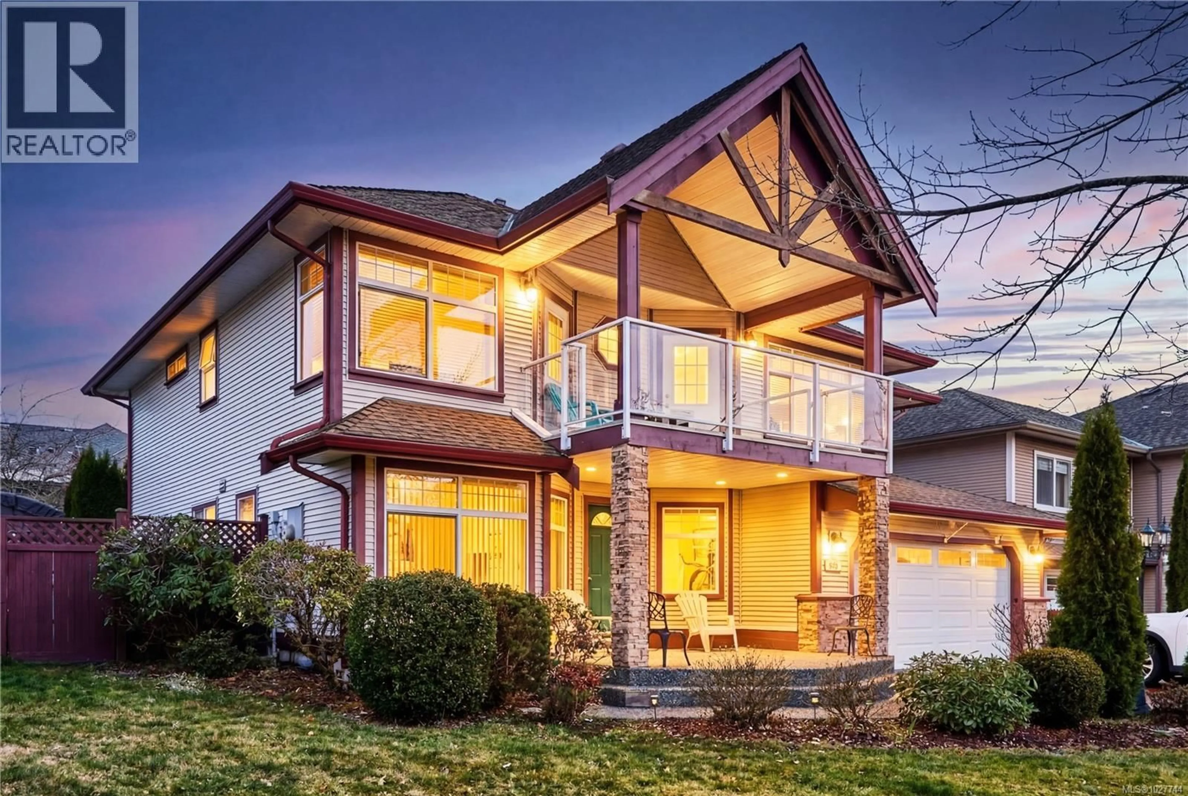 Home with vinyl exterior material, street for 462 POETS TRAIL DRIVE, Nanaimo British Columbia V9R7B1