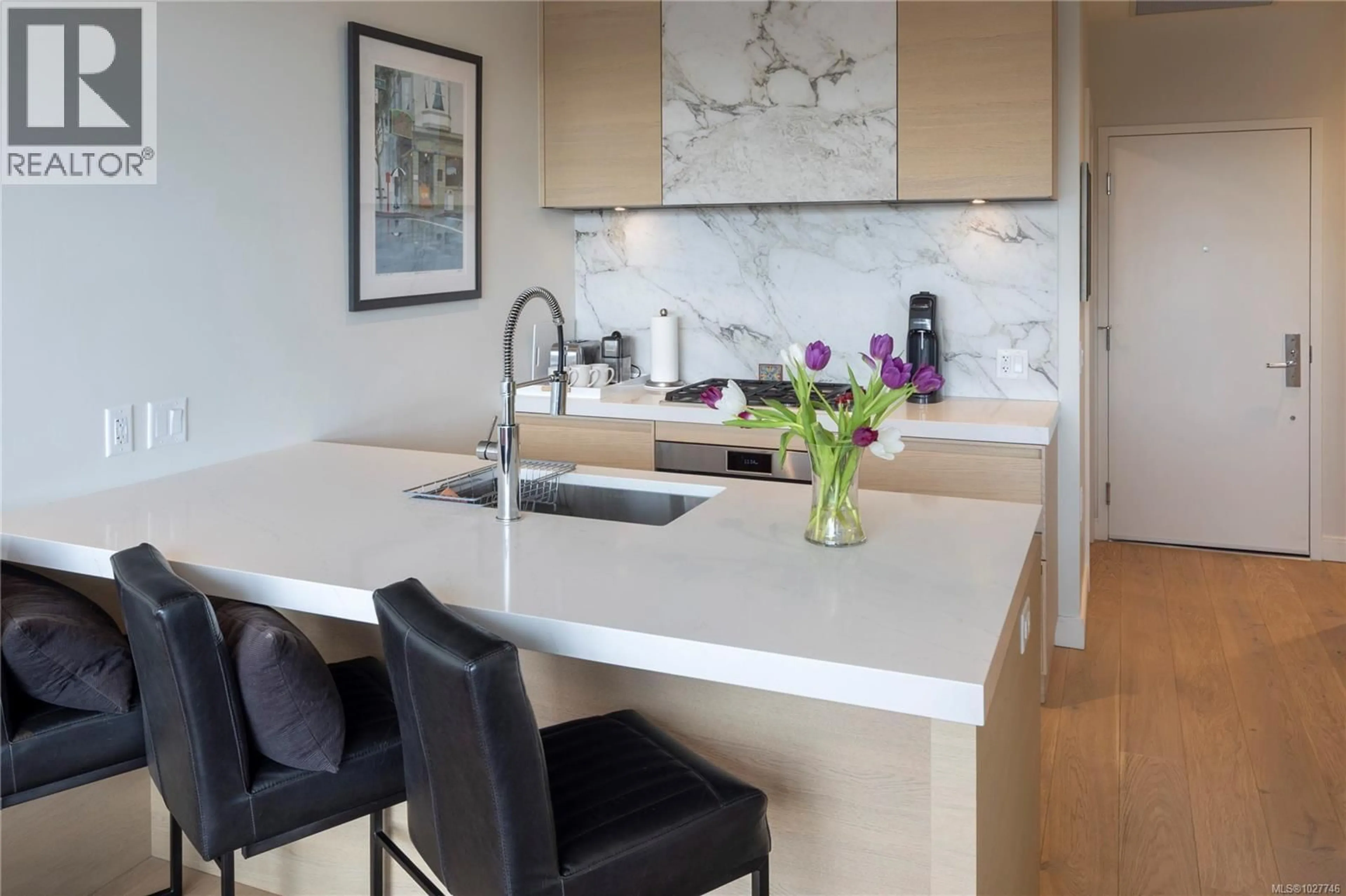 Contemporary kitchen, ceramic/tile floor for 406 - 1916 OAK BAY AVENUE, Victoria British Columbia V8R1C7