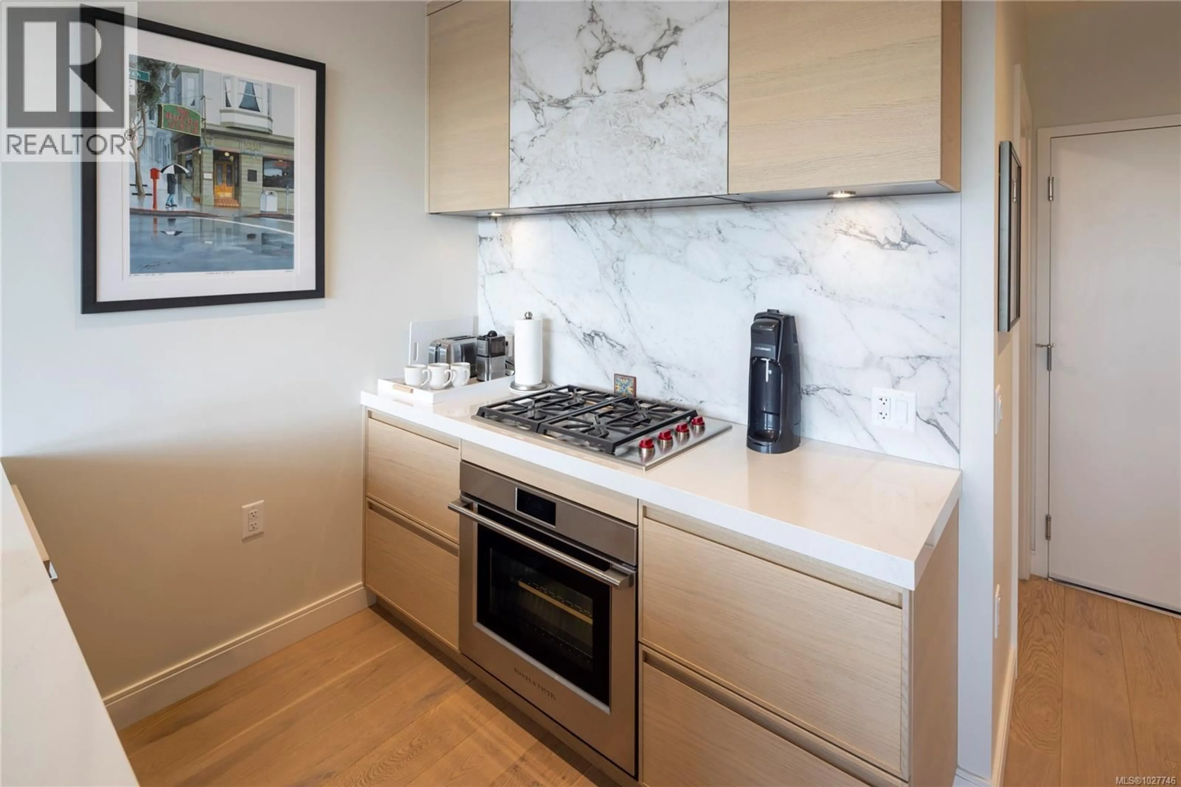 Standard kitchen, ceramic/tile floor for 406 - 1916 OAK BAY AVENUE, Victoria British Columbia V8R1C7