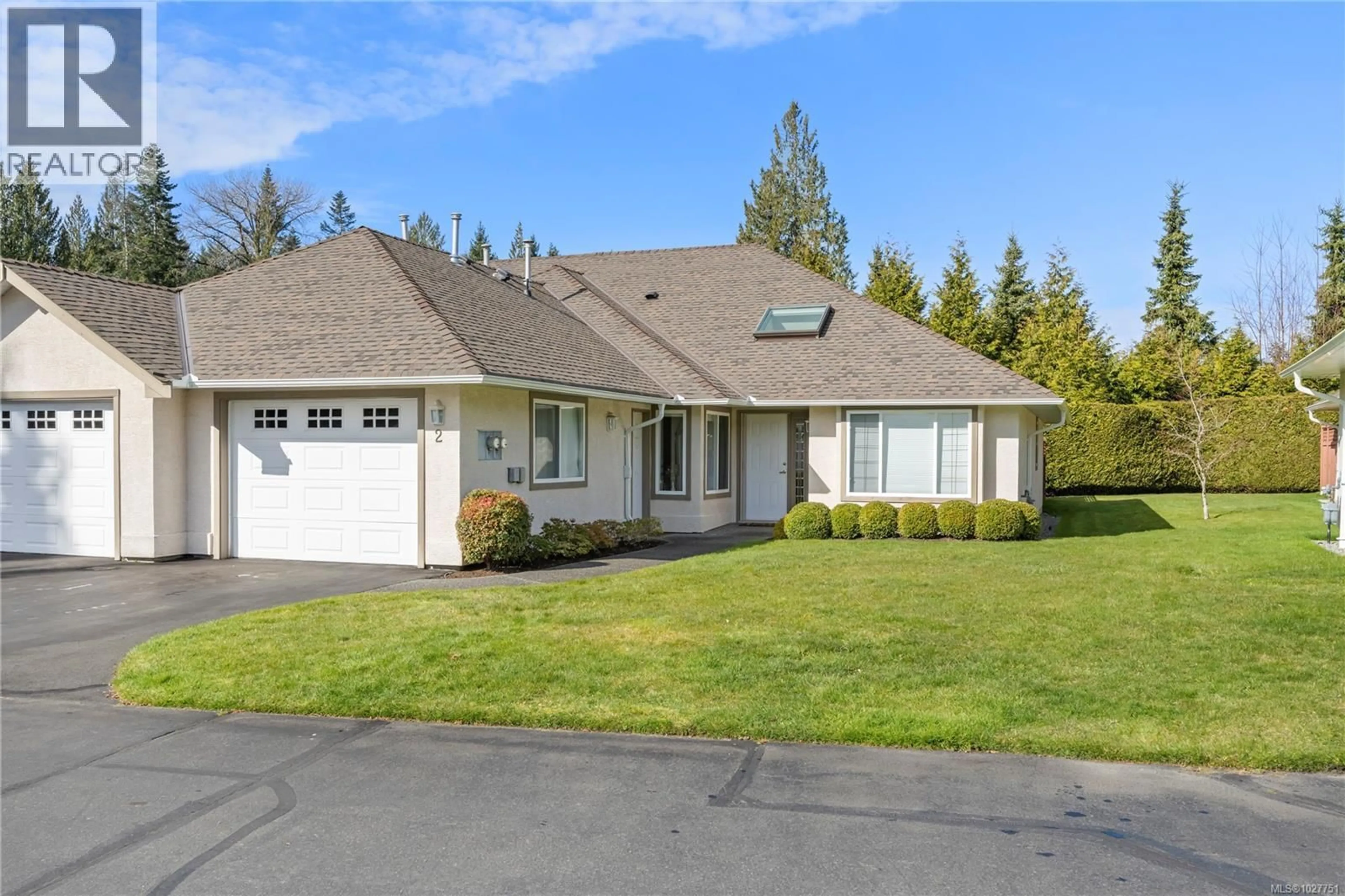 Home with vinyl exterior material, unknown for 2 - 850 ARBUTUS STREET, Qualicum Beach British Columbia V9K2M7