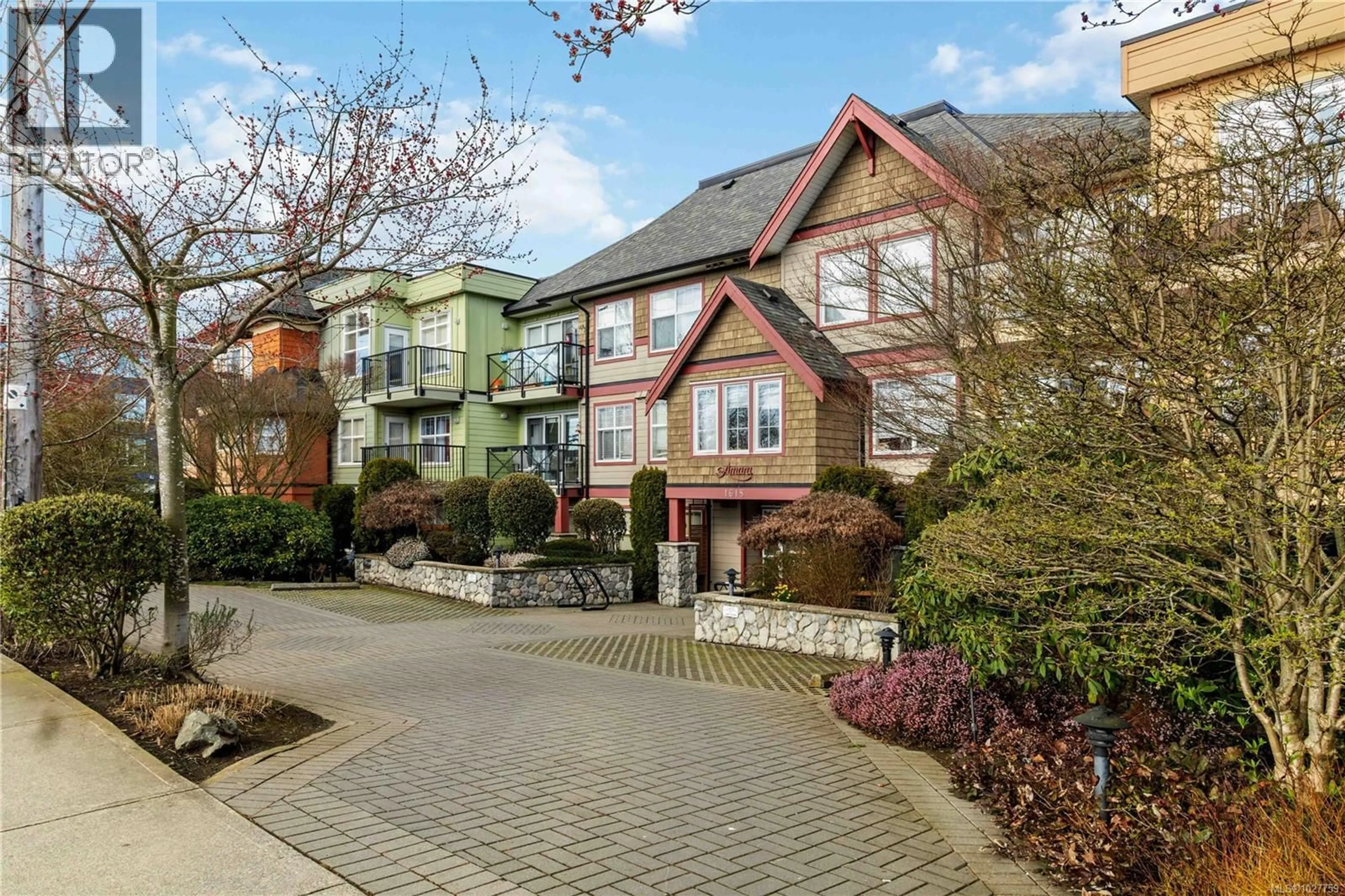 A pic from outside/outdoor area/front of a property/back of a property/a pic from drone, street for 207 - 1618 NORTH DAIRY ROAD, Saanich British Columbia V8T3V5