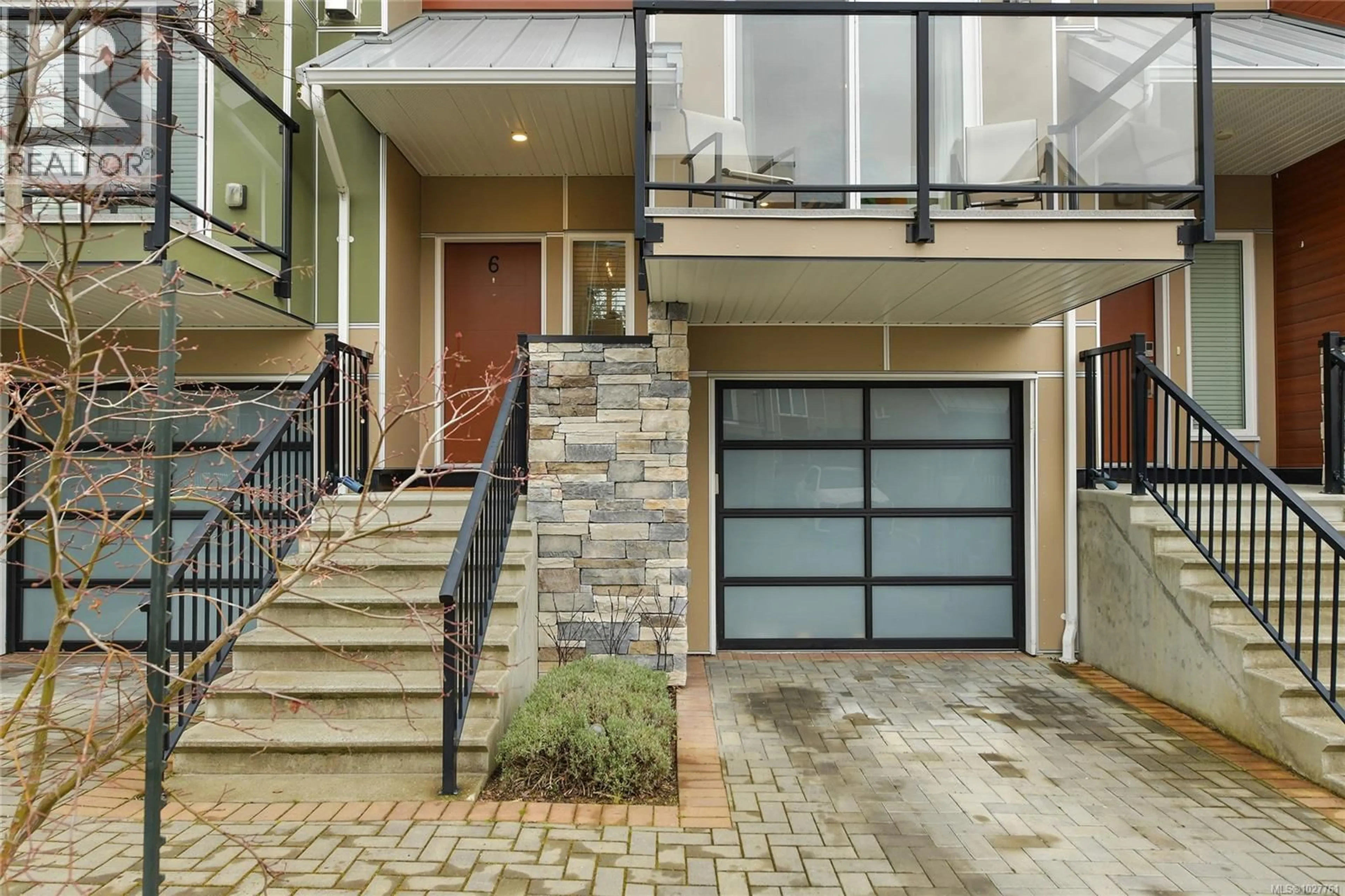 Unknown for 6 - 4355 VIEWMONT AVENUE, Saanich British Columbia V8Z5K8