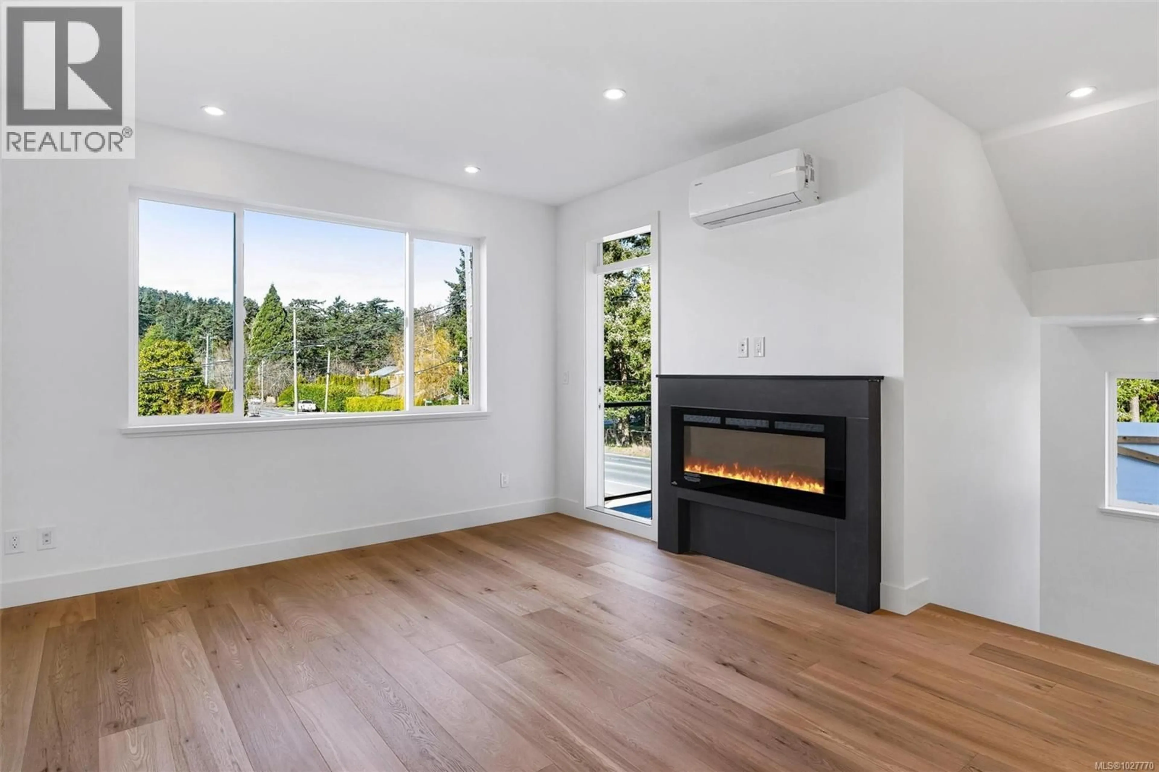 Unknown for 1 - 1559 ASH ROAD, Saanich British Columbia V8N2S9