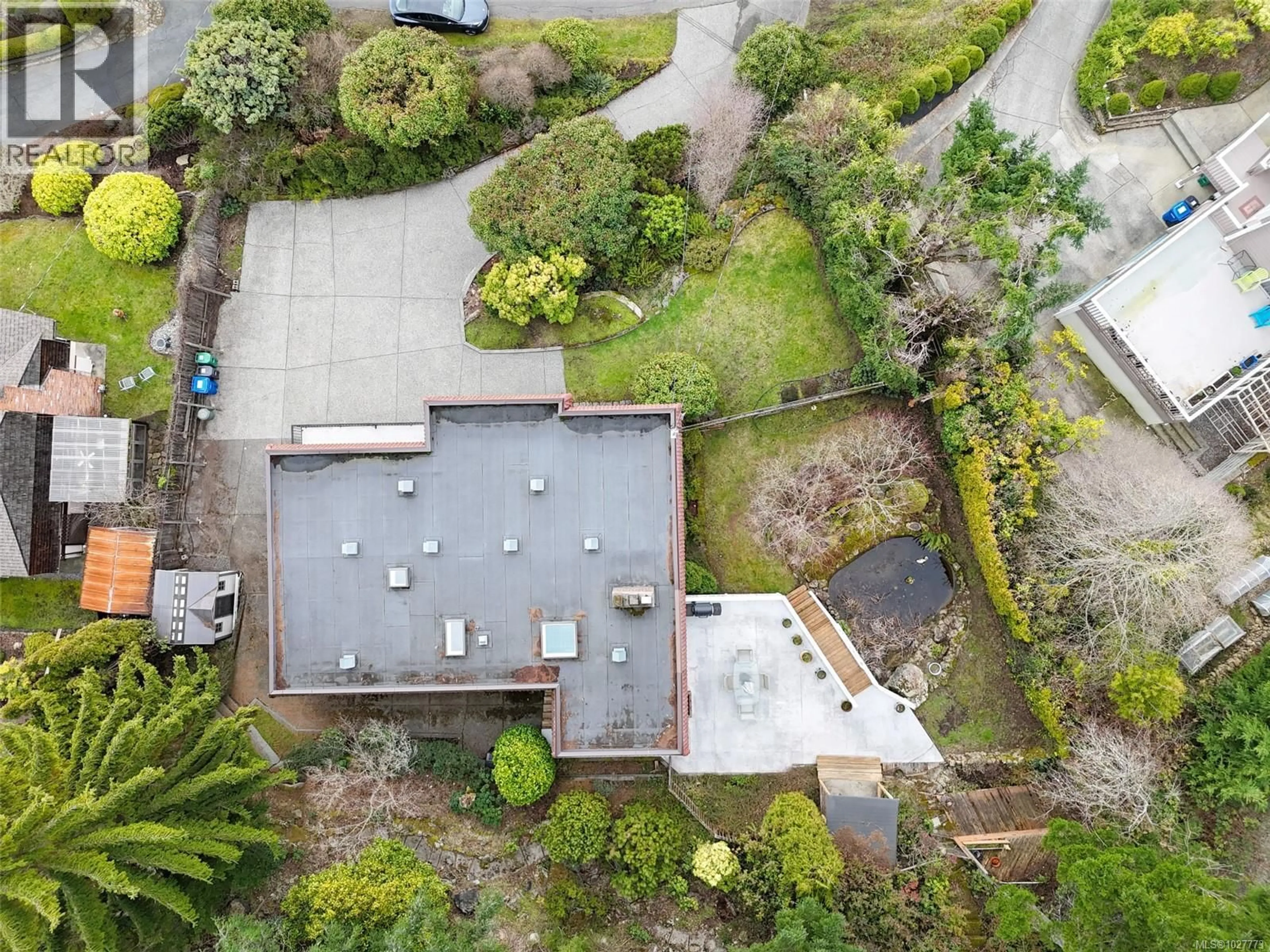 A pic from outside/outdoor area/front of a property/back of a property/a pic from drone, street for 155 CROSS BOW DRIVE, Nanaimo British Columbia V9T1L2