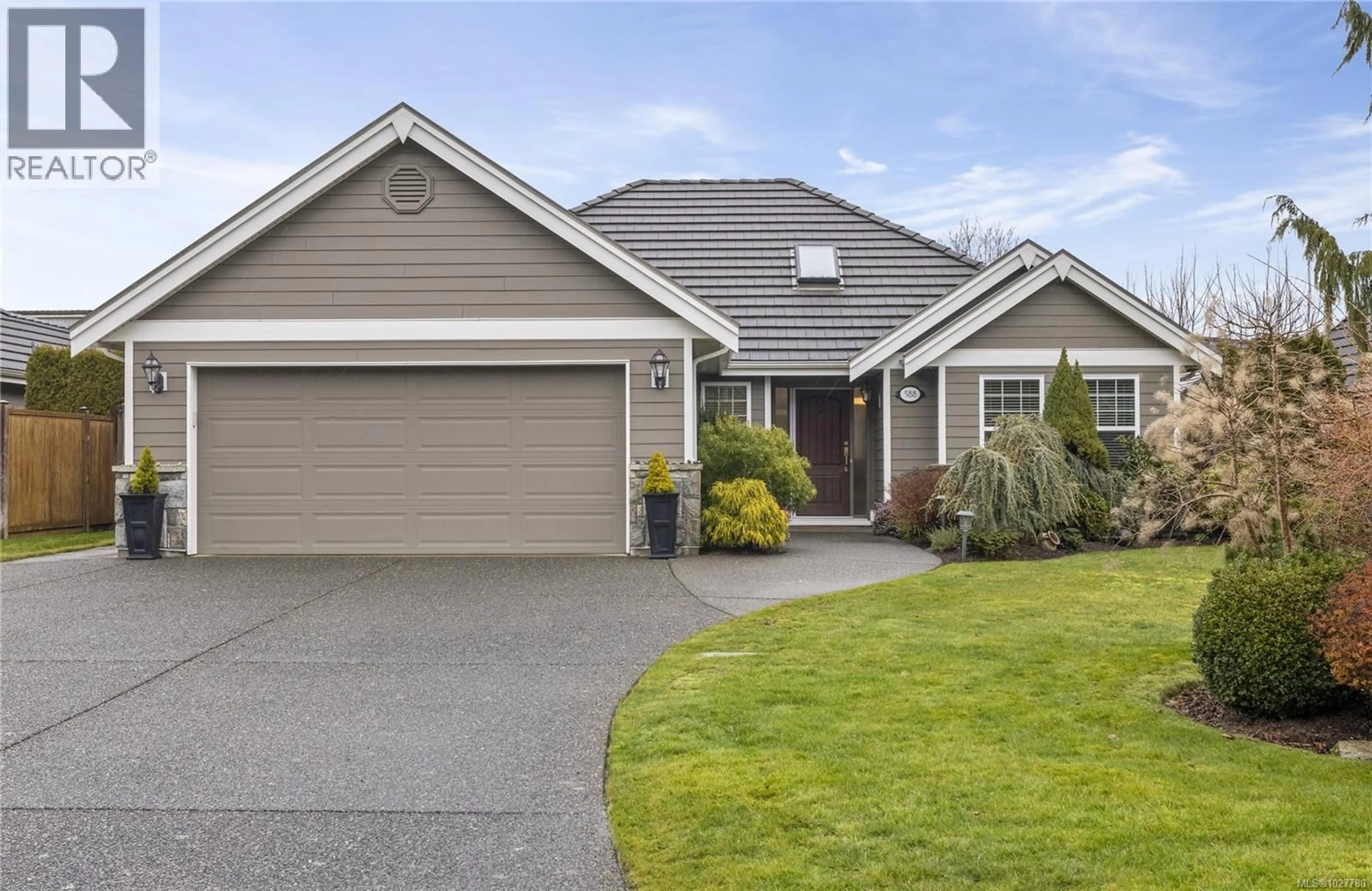 Home with vinyl exterior material, street for 588 VIKING WAY, French Creek British Columbia V9P2Z5