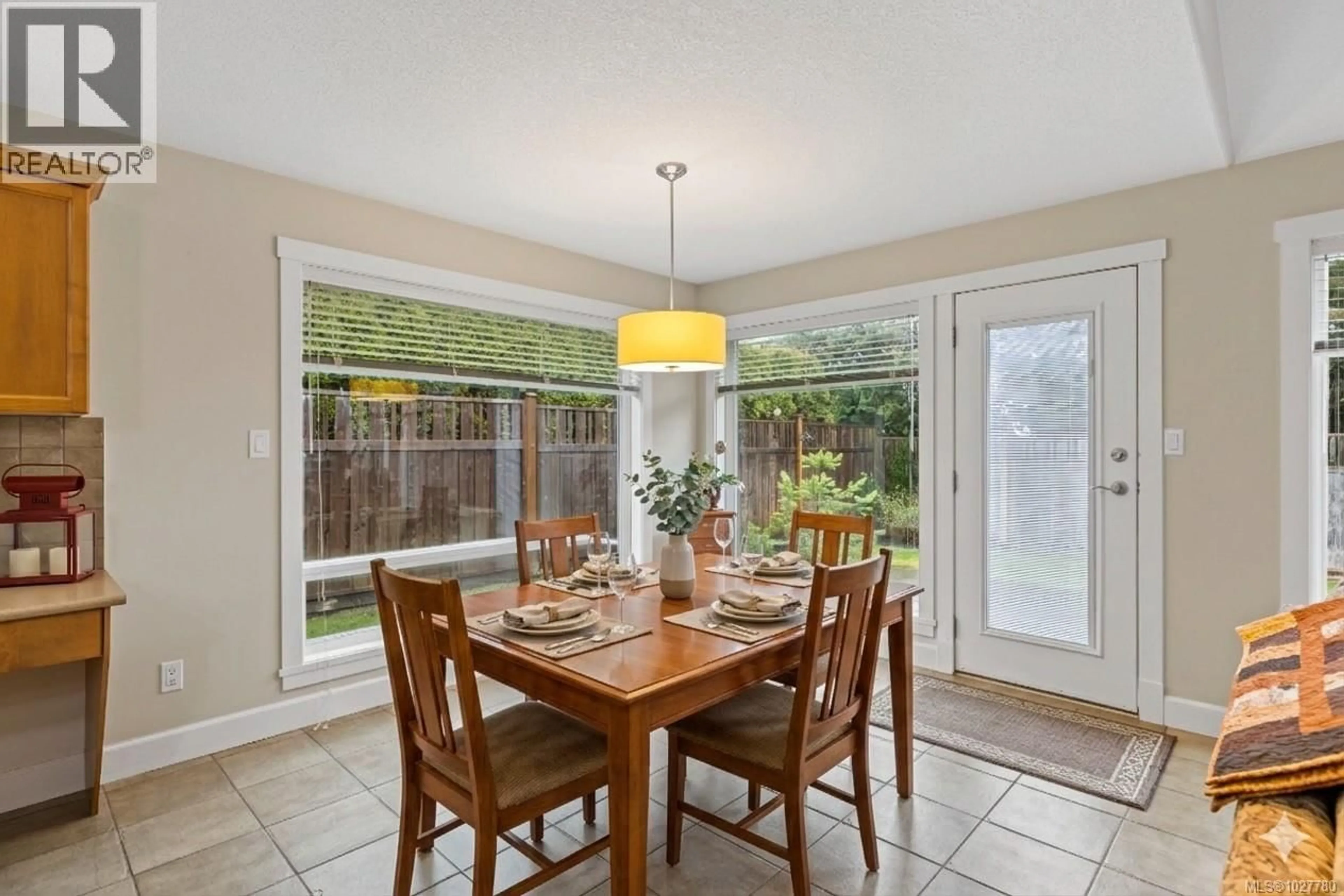Dining room, ceramic/tile floor for 588 VIKING WAY, French Creek British Columbia V9P2Z5