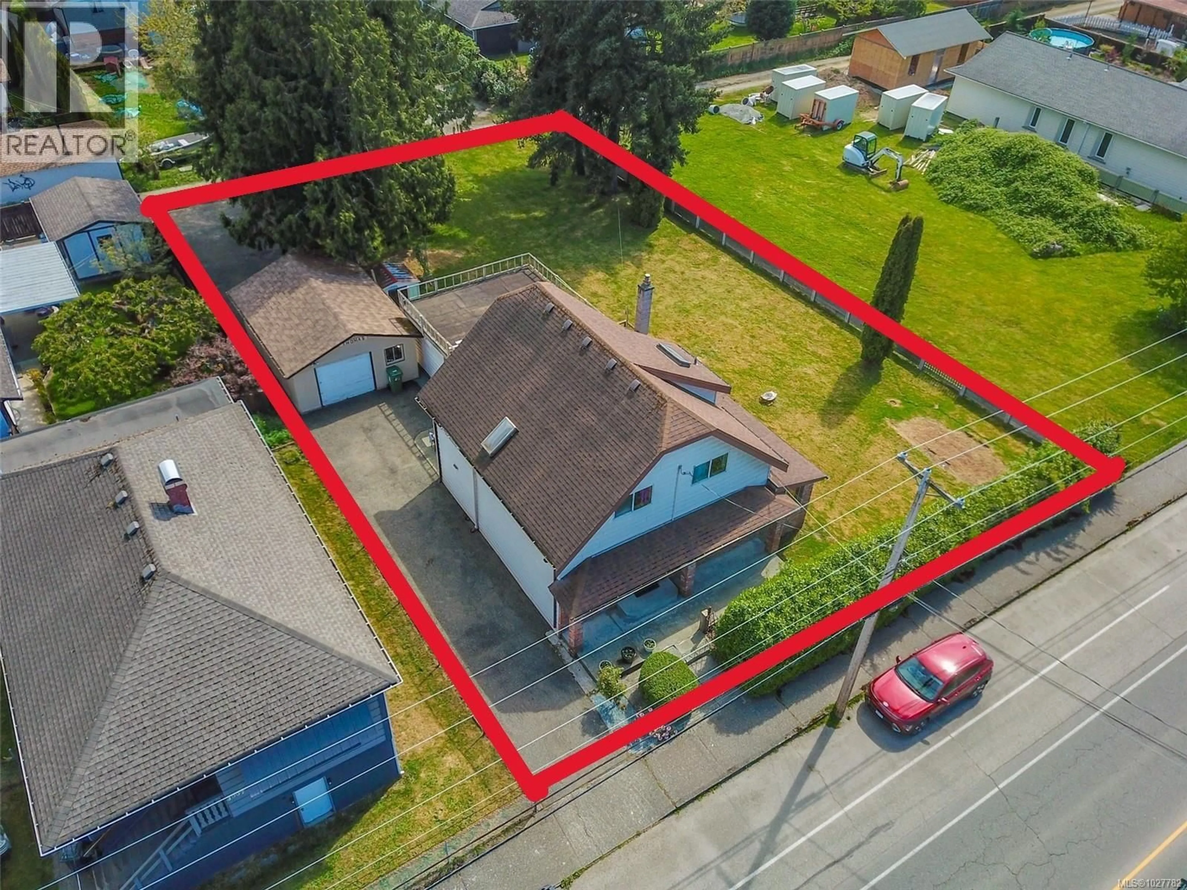 A pic from outside/outdoor area/front of a property/back of a property/a pic from drone, street for 4987 GERTRUDE STREET, Port Alberni British Columbia V9Y6K8