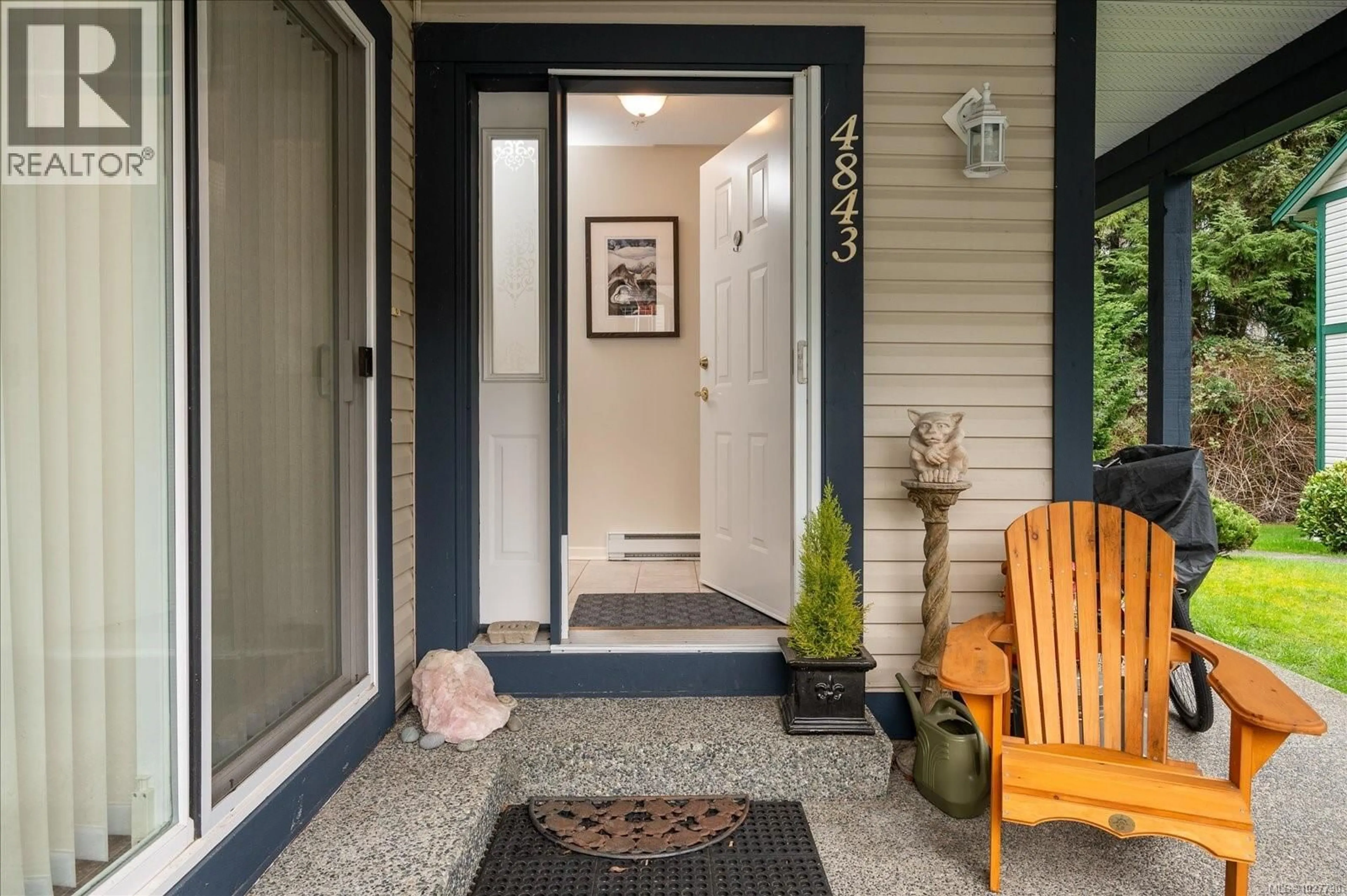 Indoor entryway for 4843 SALMON BERRY WAY, Nanaimo British Columbia V9V1T4