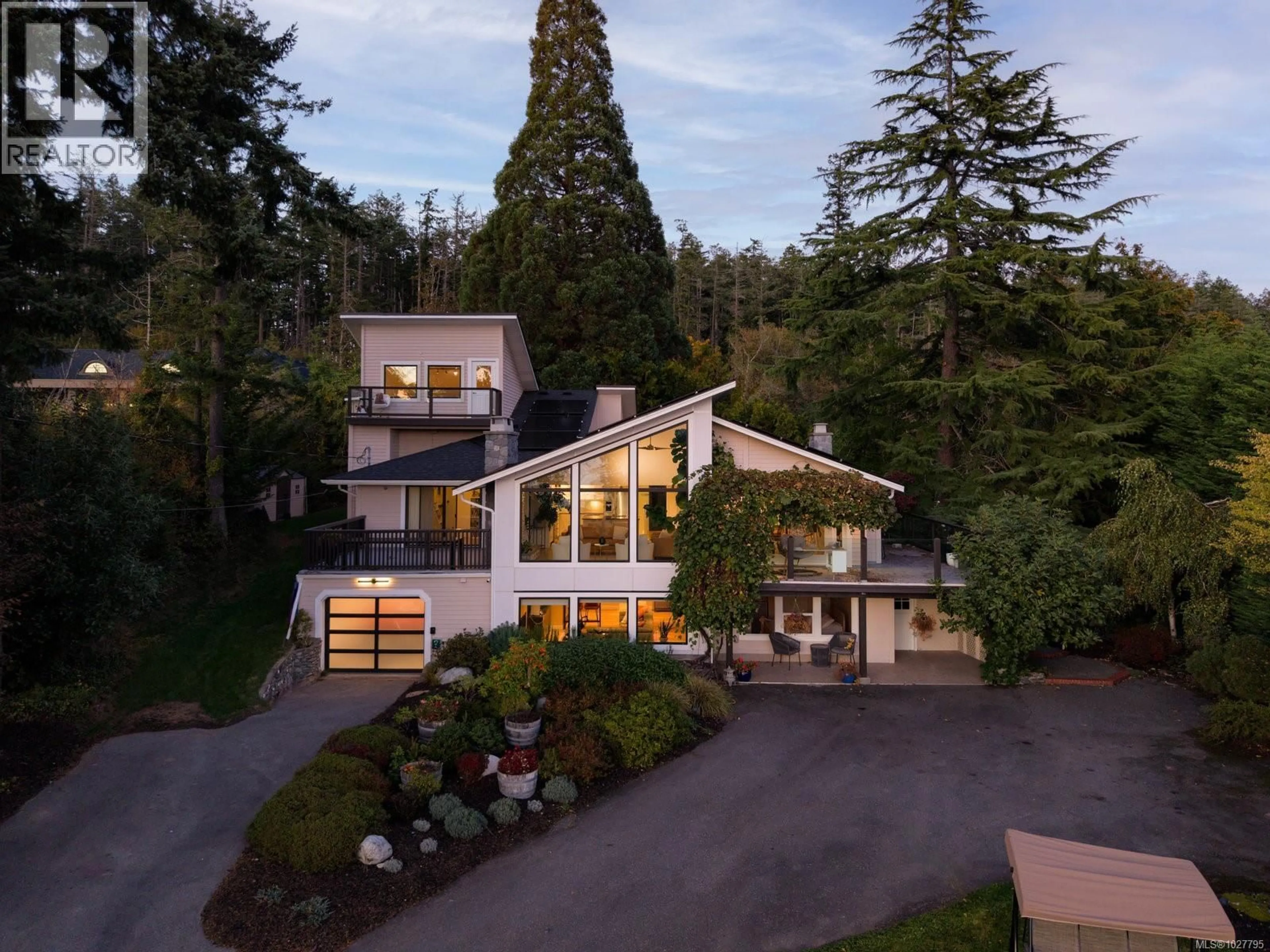A pic from outside/outdoor area/front of a property/back of a property/a pic from drone, mountain view for 11321 CHALET ROAD, North Saanich British Columbia V8L5M1