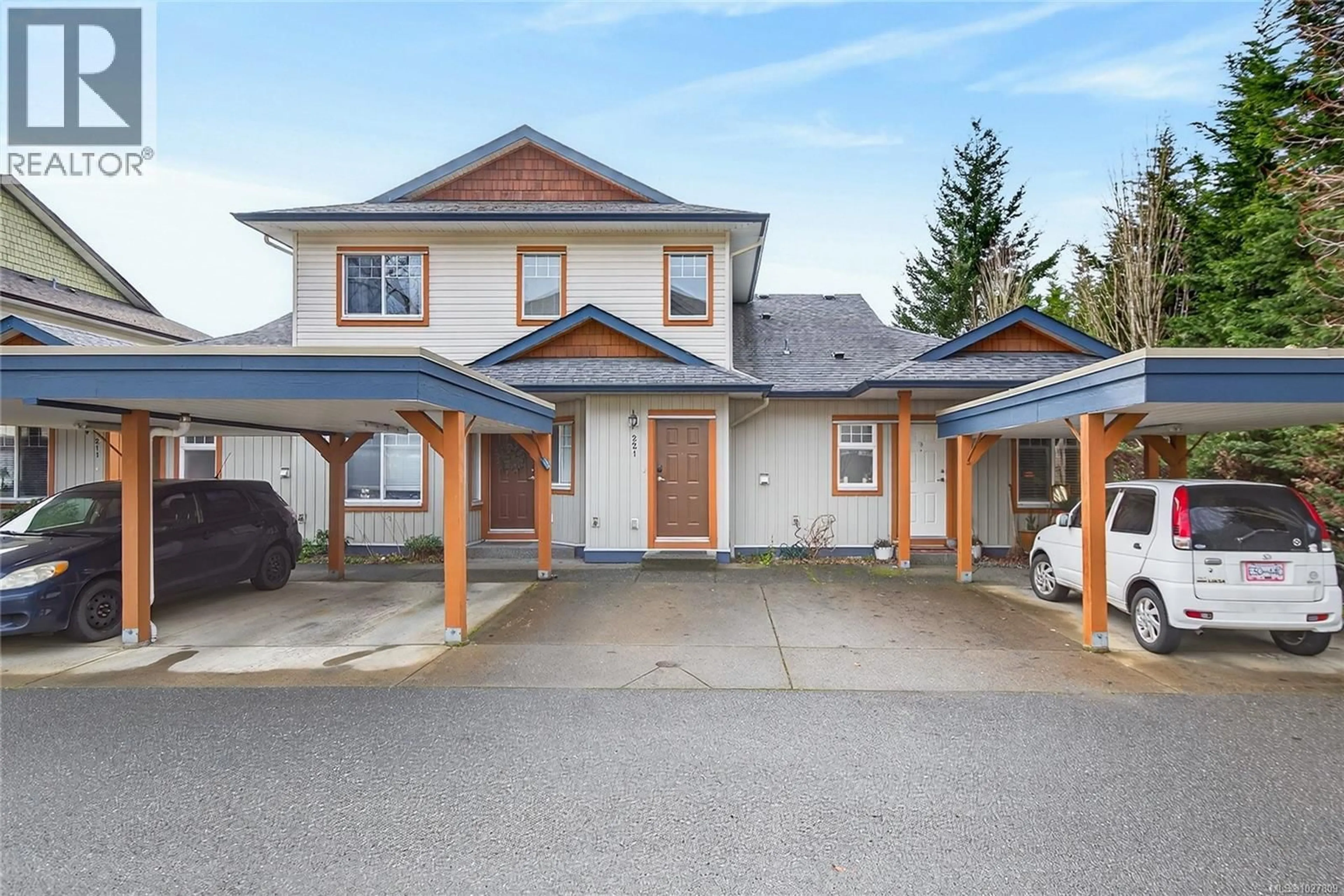 A pic from outside/outdoor area/front of a property/back of a property/a pic from drone, street for 221 - 930 BRAIDWOOD ROAD, Courtenay British Columbia V9N3R9