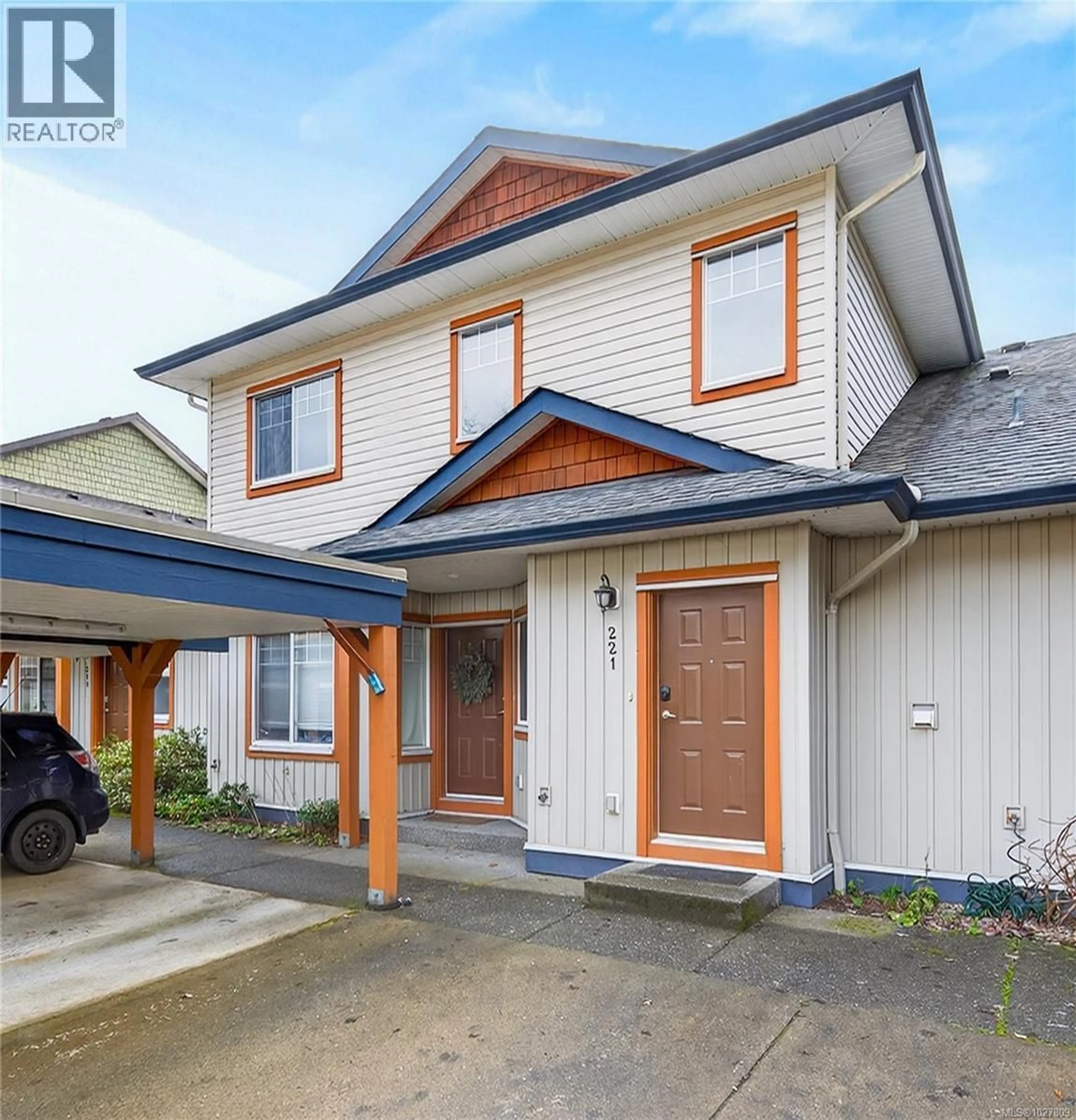 Home with vinyl exterior material, street for 221 - 930 BRAIDWOOD ROAD, Courtenay British Columbia V9N3R9