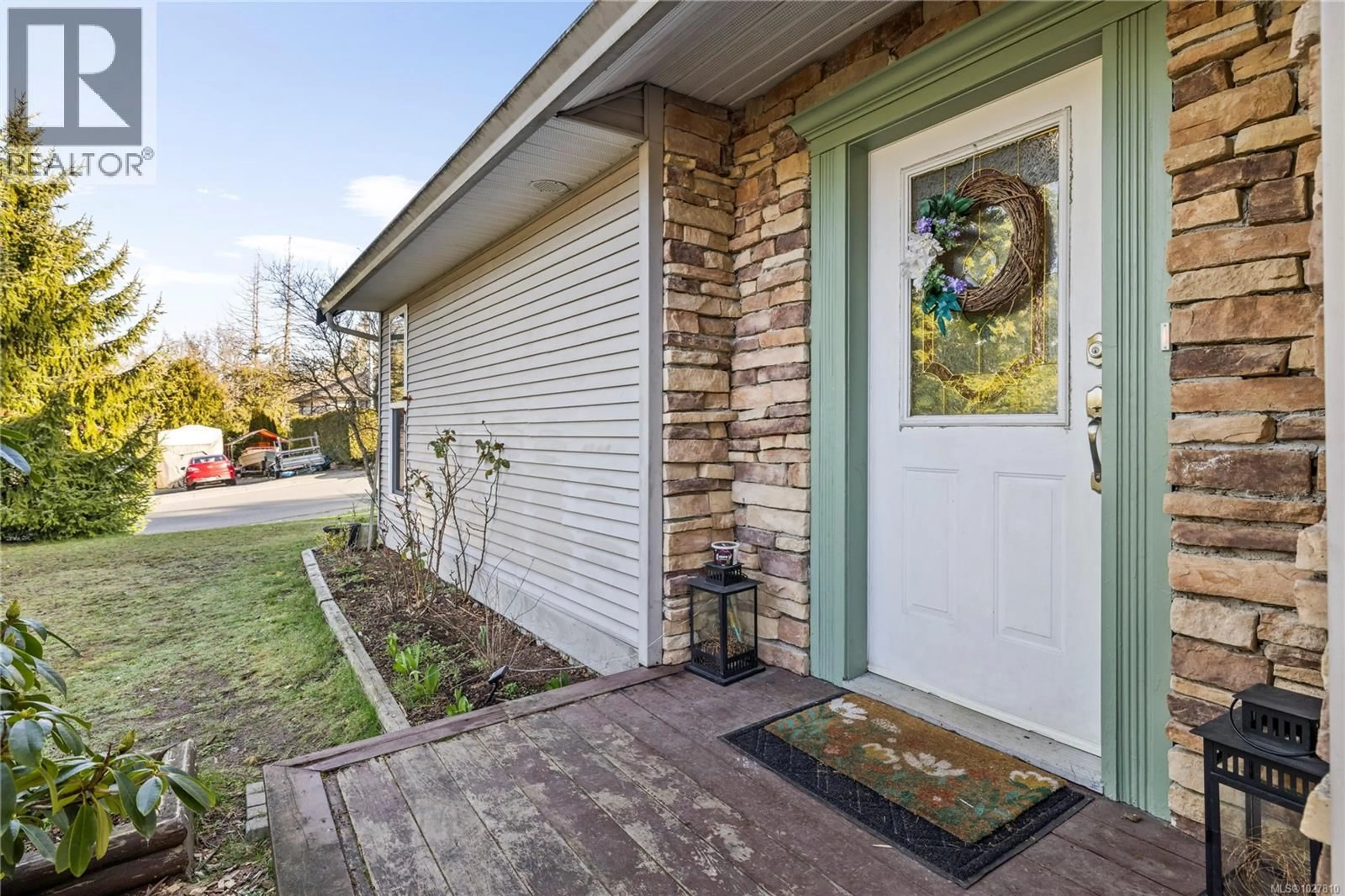 Home with vinyl exterior material, street for 2468 CRYSTAL BROOK WAY, Nanaimo British Columbia V9T6L5